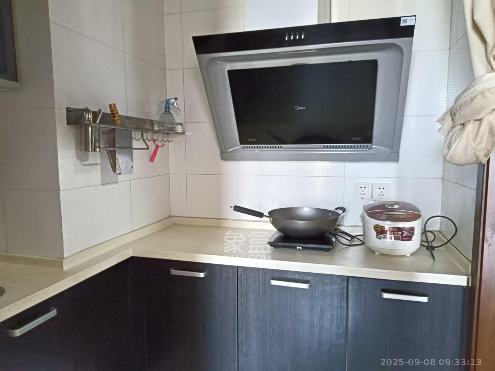 藏珑湖上国际花园 1室1厅1卫 1600.0元/月 藏珑湖上国际花园 1室1厅1卫 1600.0元/月室内图