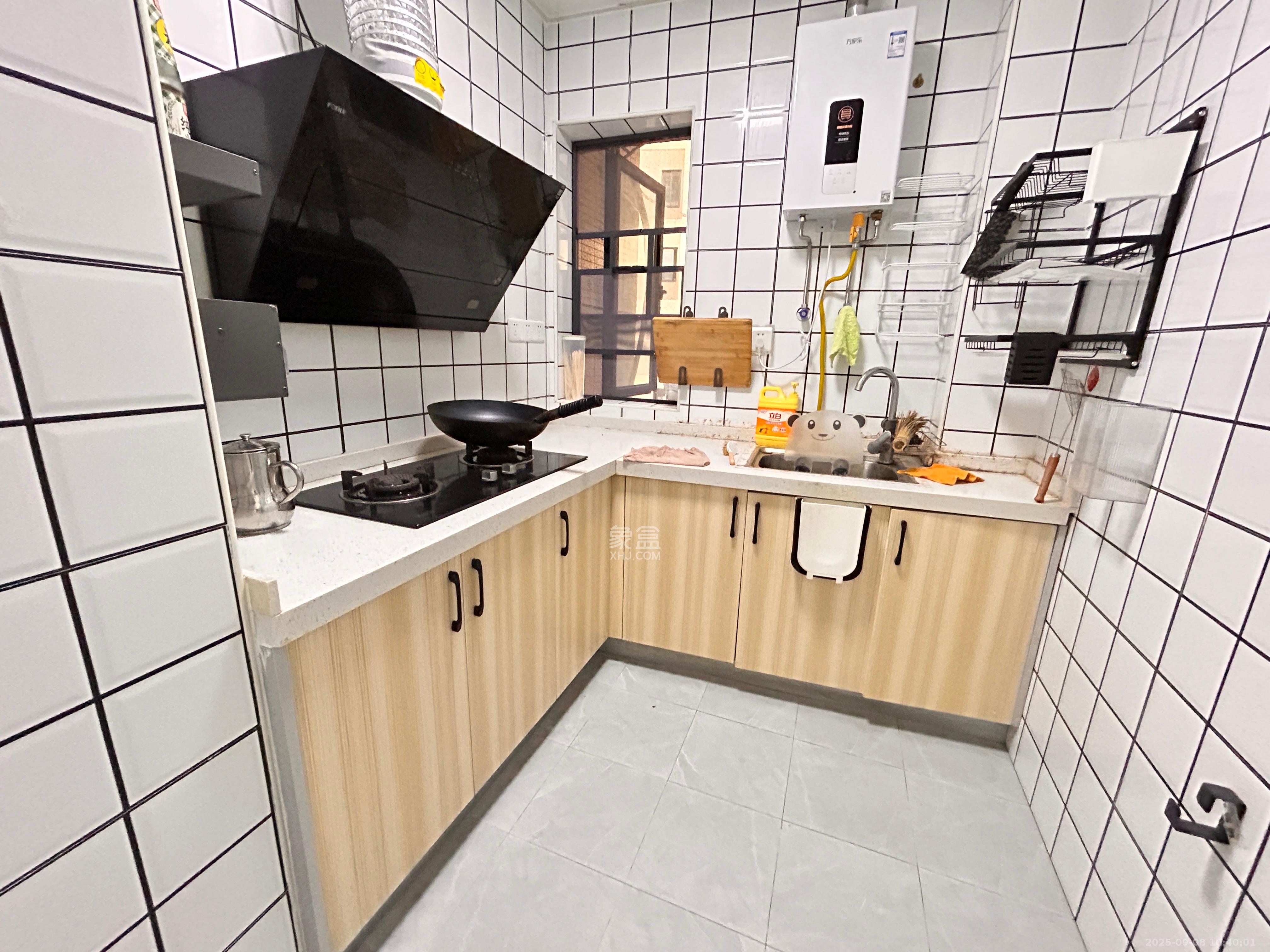 南庭城果 3室2厅1卫 2200.0元/月 南庭城果 3室2厅1卫 2200.0元/月室内图