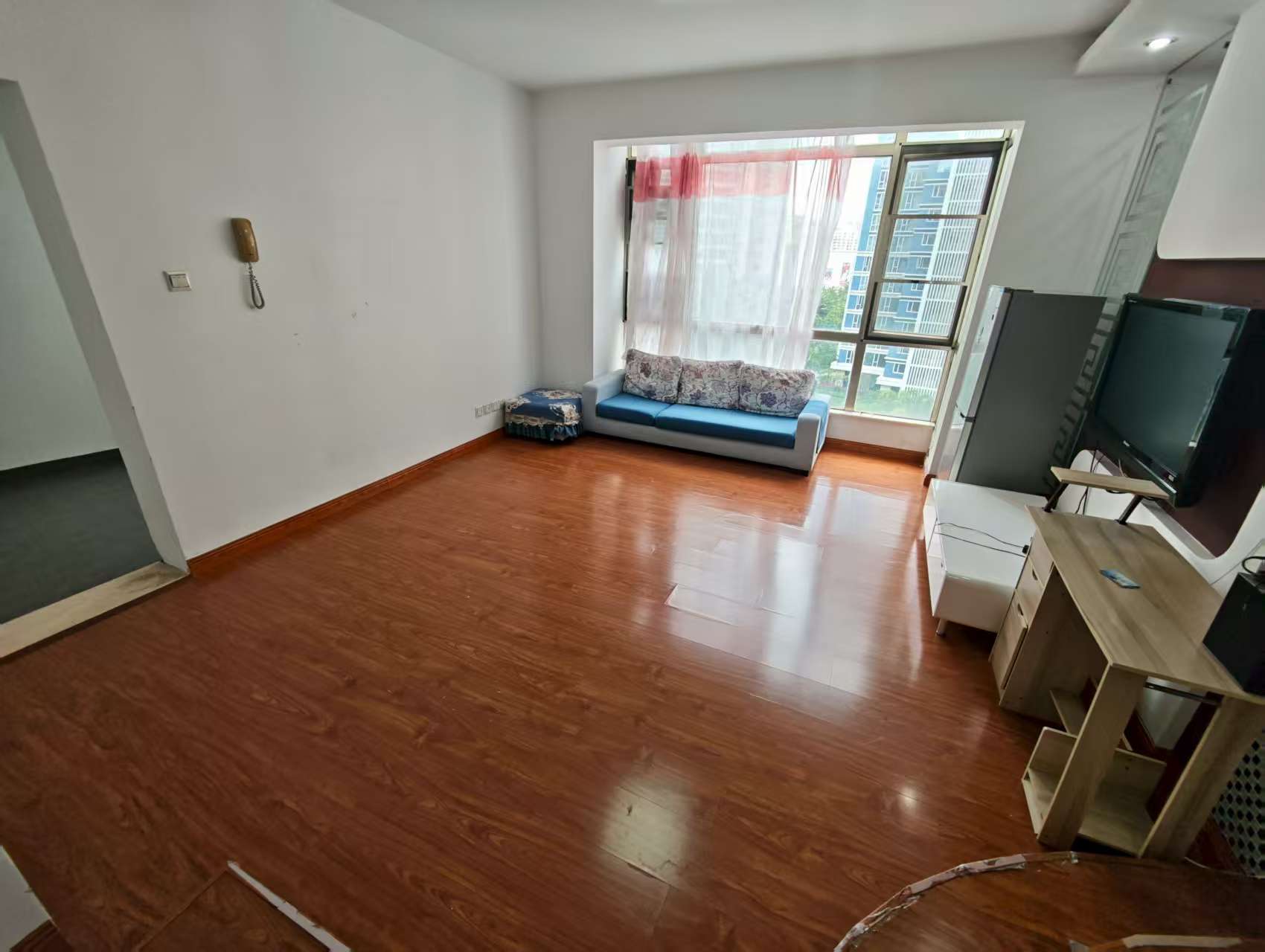 泉海好家园 2室2厅1卫 2500.0元/月 泉海好家园 2室2厅1卫 2500.0元/月室内图