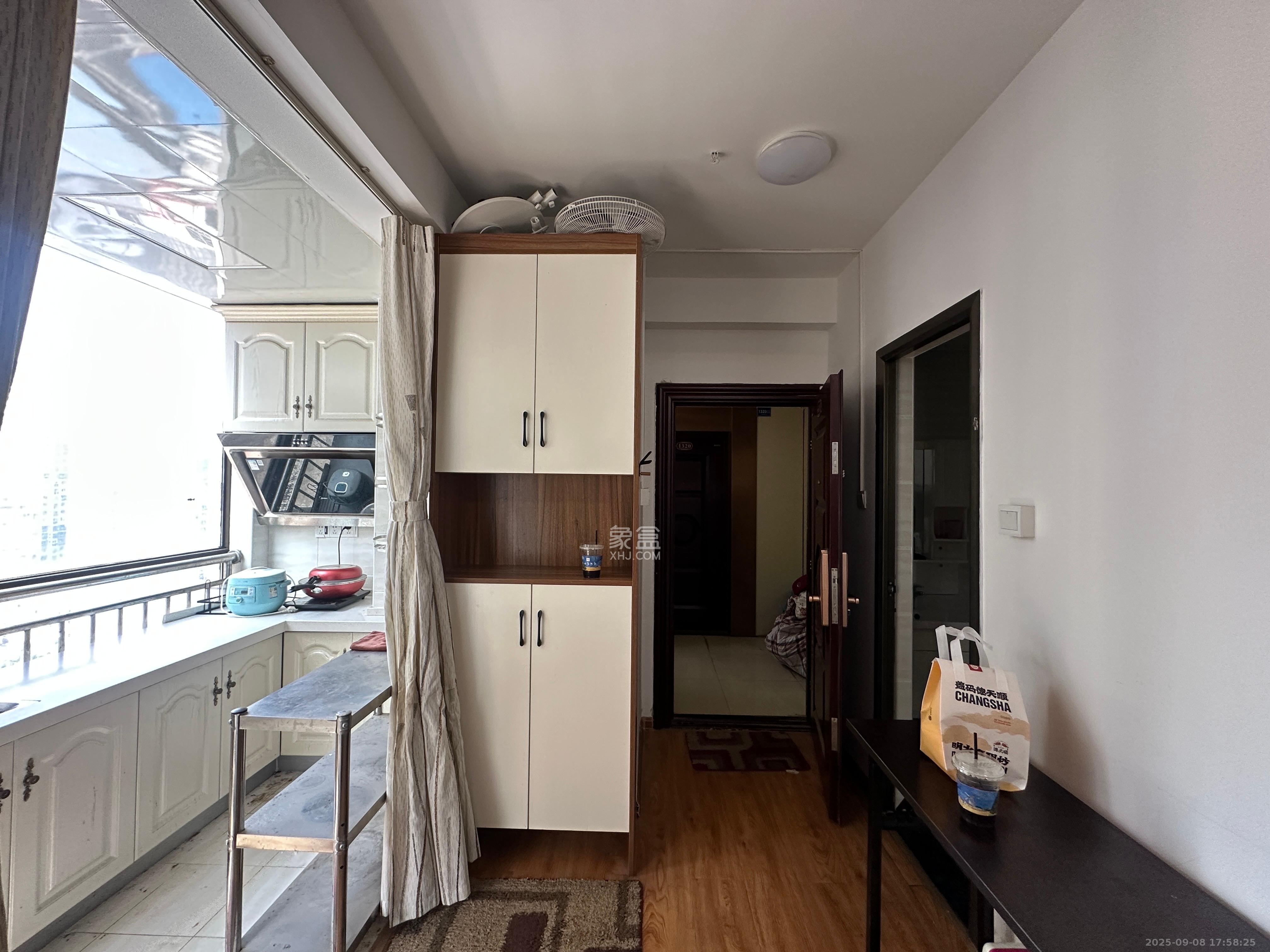 乐尚城 1室1厅1卫 1300.0元/月 乐尚城 1室1厅1卫 1300.0元/月室内图