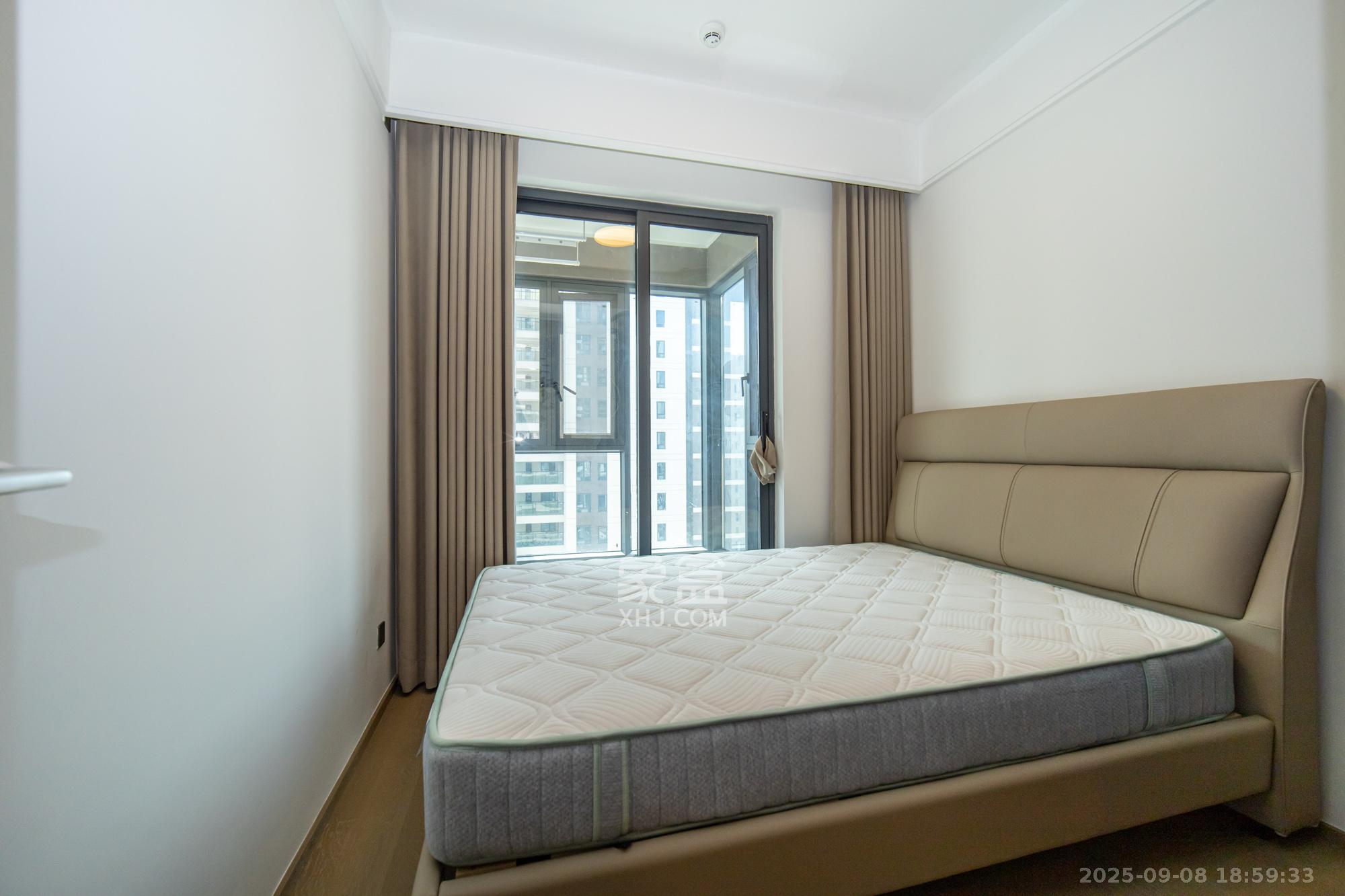 三一云谷  3室2厅2卫    109.8万卧室