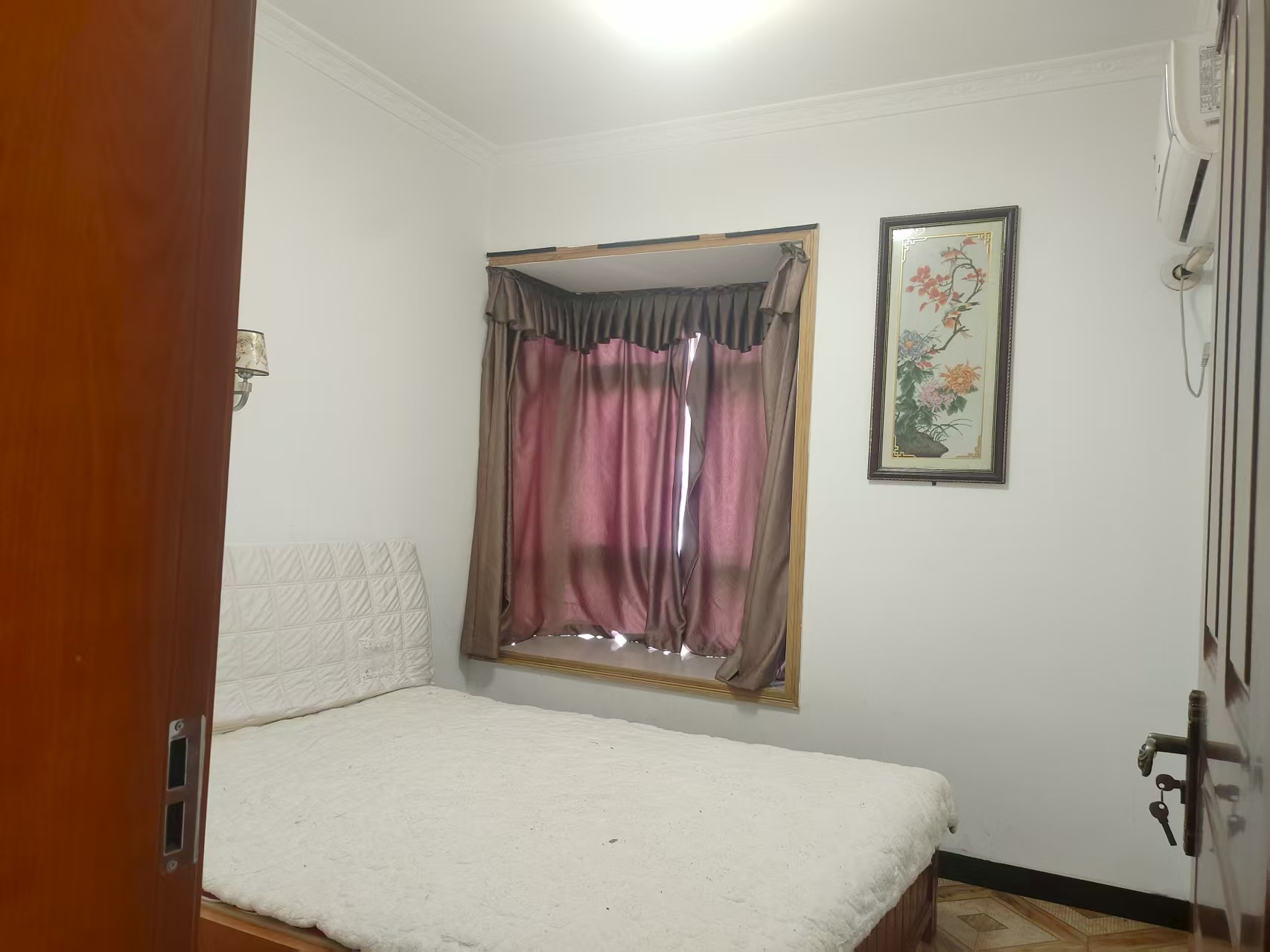 学府花园(文苑瑞景) 4室2厅2卫 1800.0元/月 学府花园(文苑瑞景) 4室2厅2卫 1800.0元/月室内图