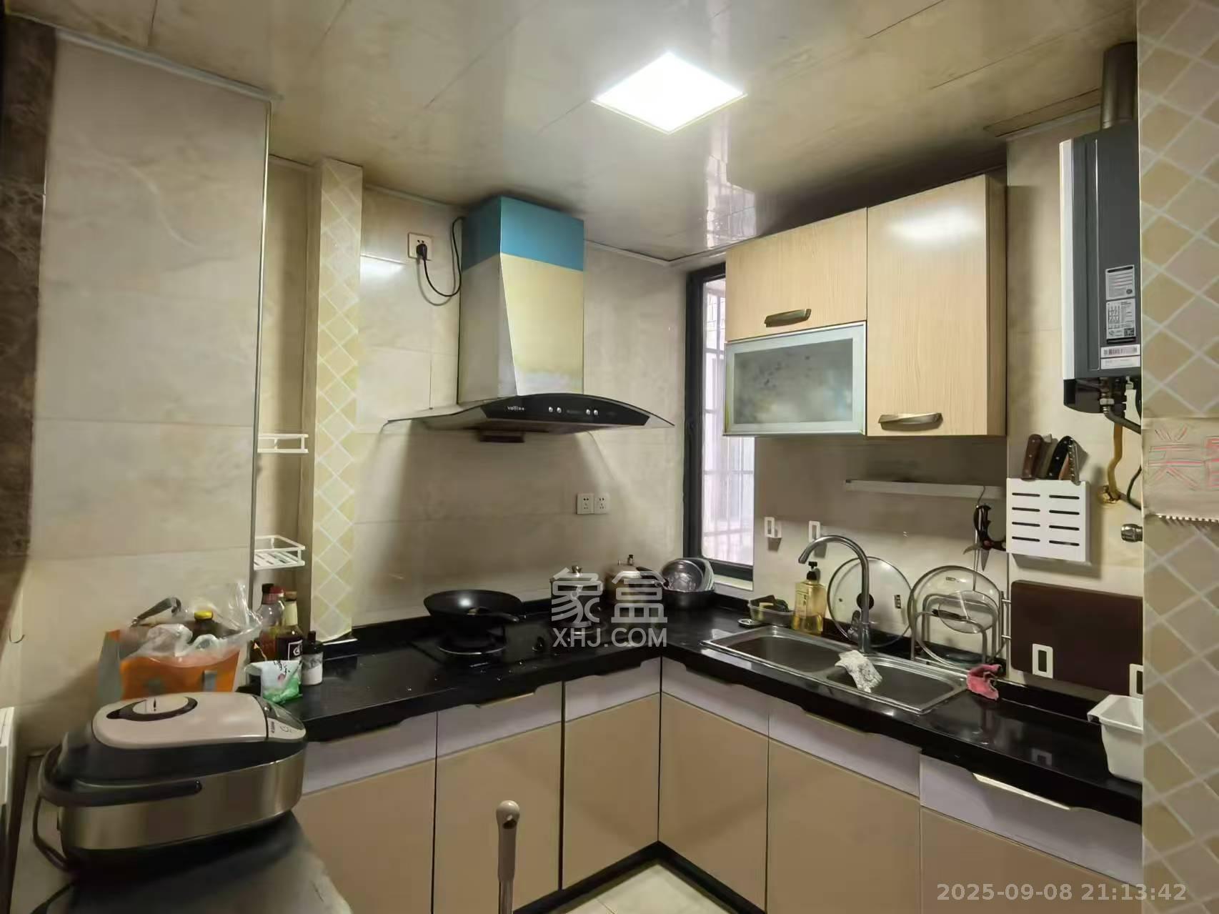 锦绣世纪  1室1厅1卫    1800.0元/月 锦绣世纪  1室1厅1卫    1800.0元/月室内图