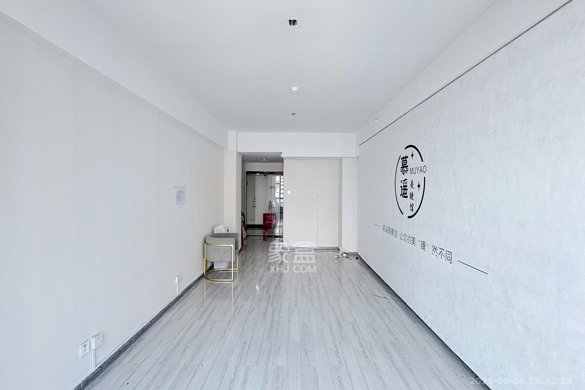 五一新干线 1室1厅1卫 2100.0元/月 五一新干线 1室1厅1卫 2100.0元/月室内图