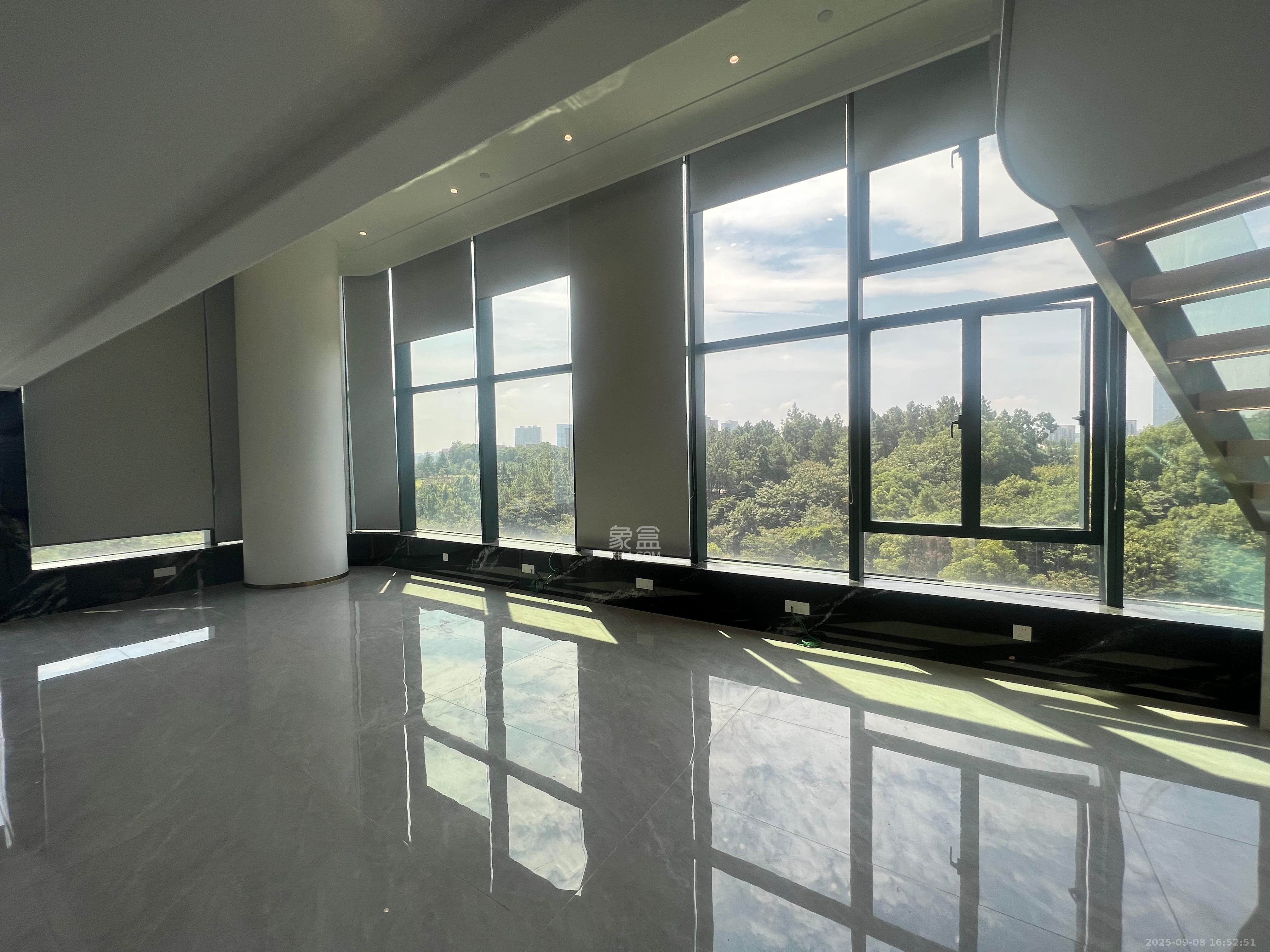 京武浪琴山三期(京武中心) 3室2厅1卫 8200.0元/月 京武浪琴山三期(京武中心) 3室2厅1卫 8200.0元/月室内图