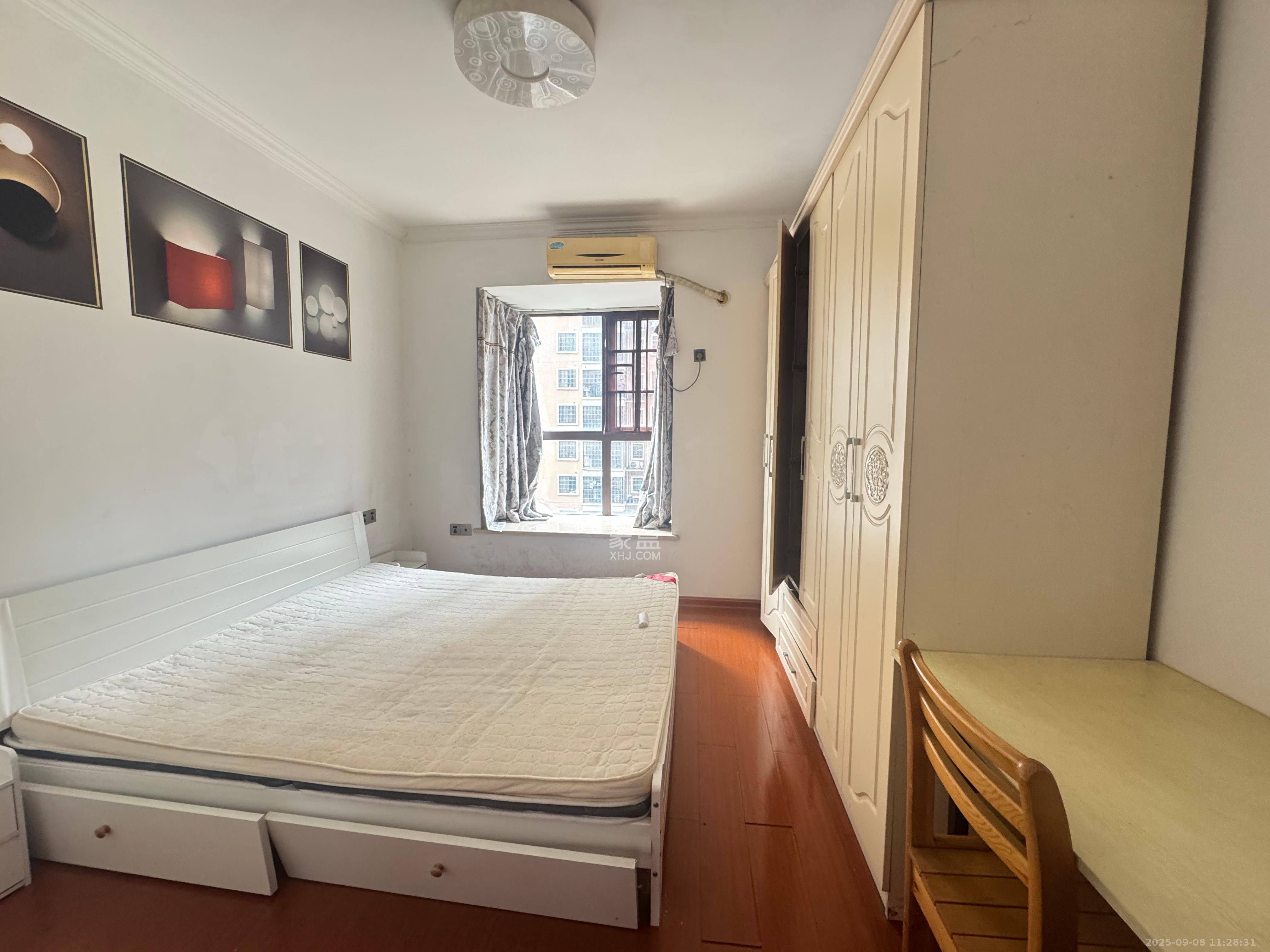 水岸世景  3室2厅1卫    1450.0元/月室内图