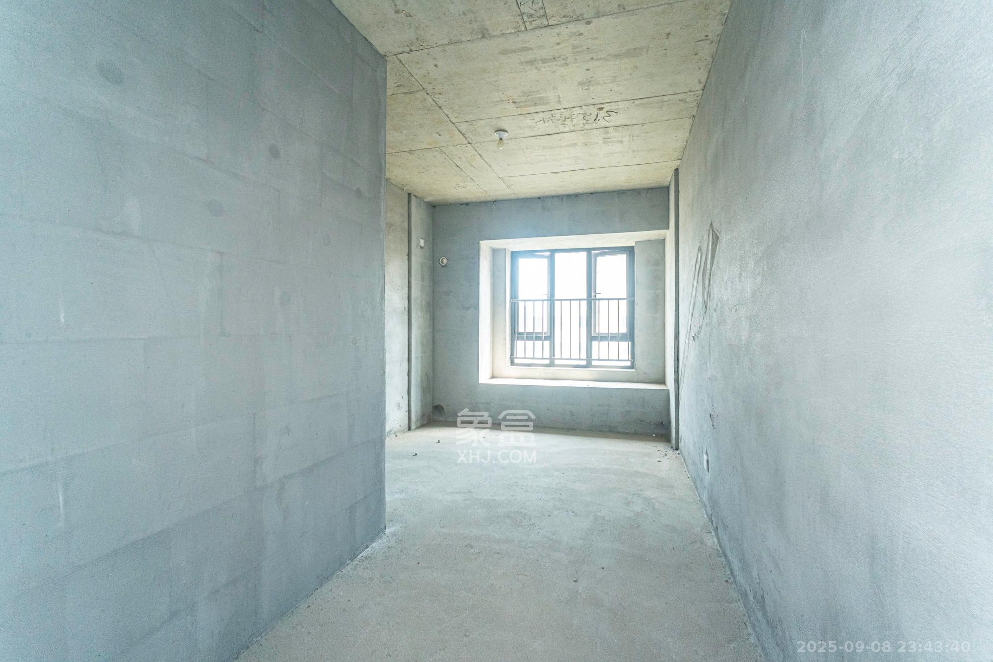 新城朗隽大都会  4室2厅2卫    77.0万卧室