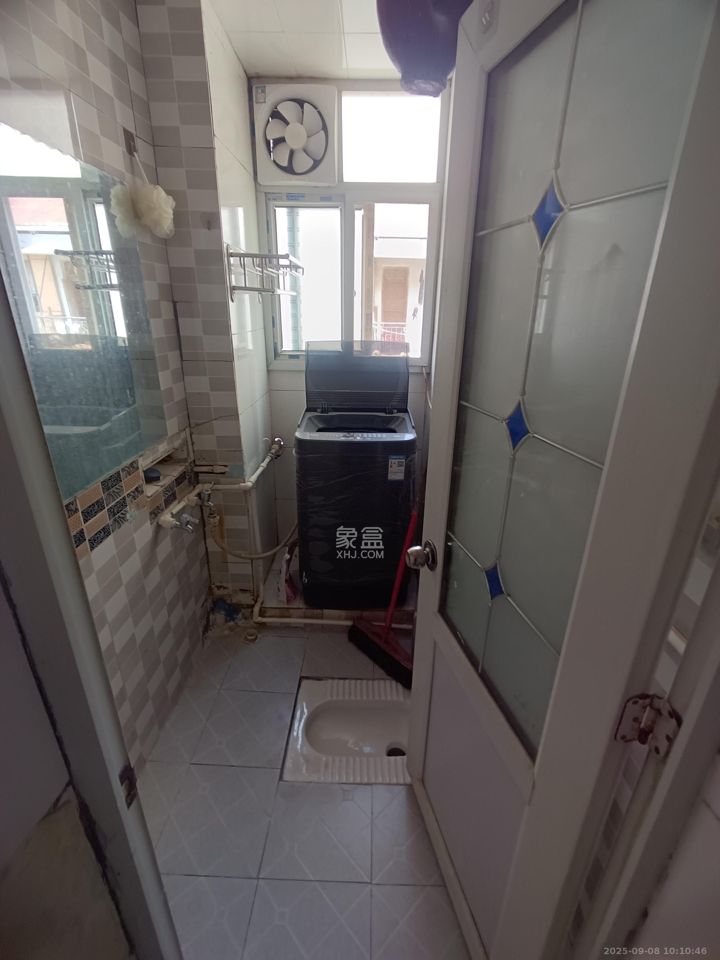 桐荫里社区  2室1厅1卫    1400.0元/月 桐荫里社区  2室1厅1卫    1400.0元/月室内图