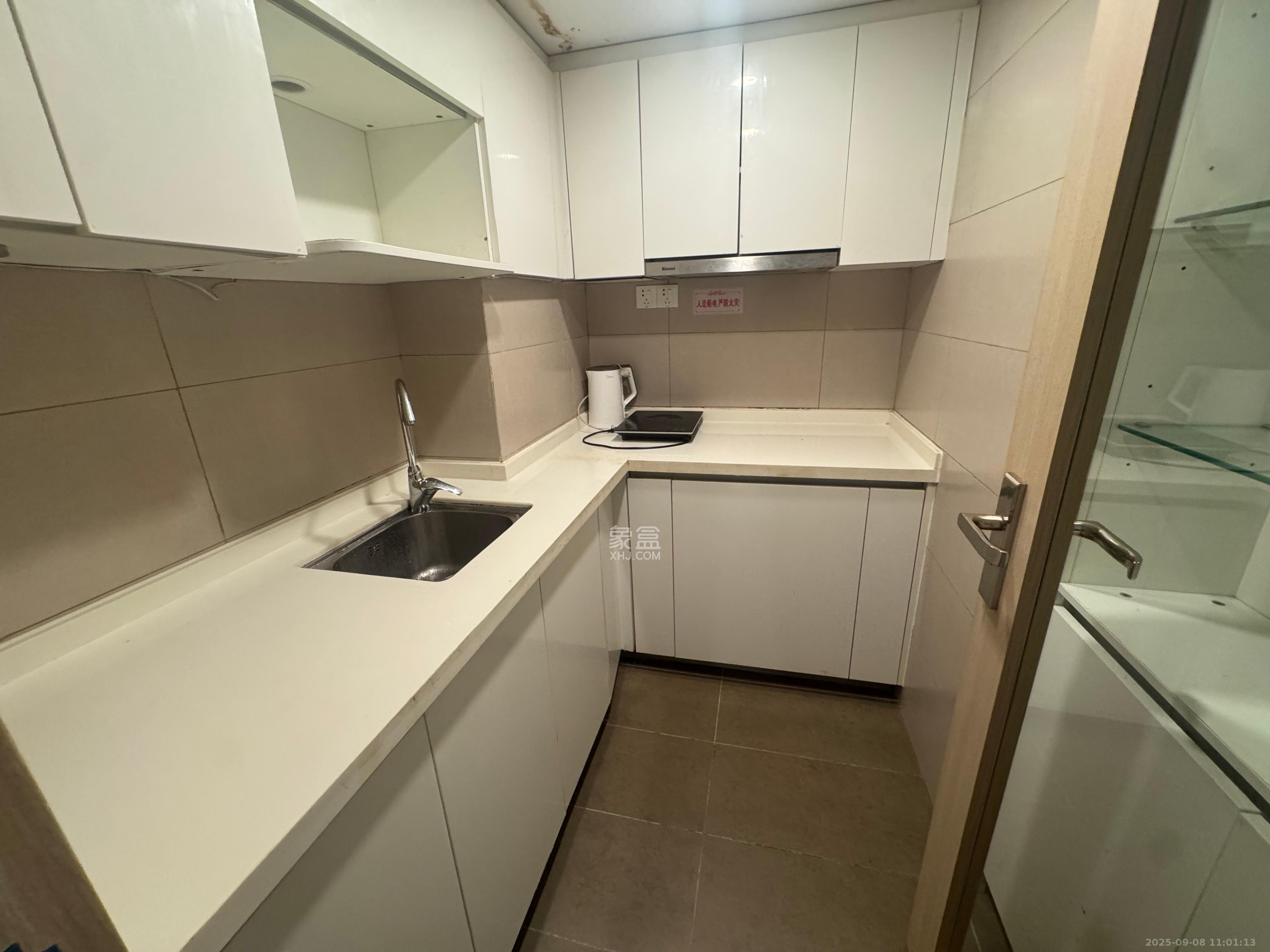 时代年华 3室2厅2卫 1600.0元/月 时代年华 3室2厅2卫 1600.0元/月室内图