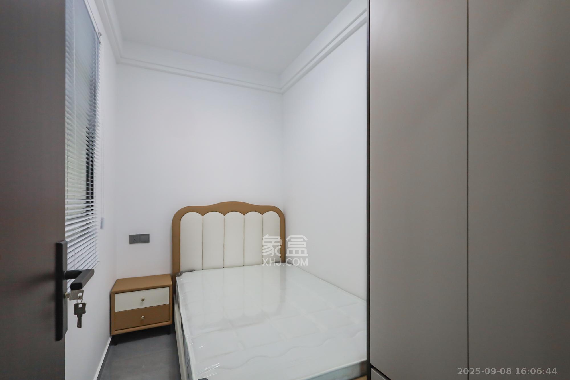 香海西岸 4室2厅2卫 128.8万 香海西岸 4室2厅2卫 128.8万卧室