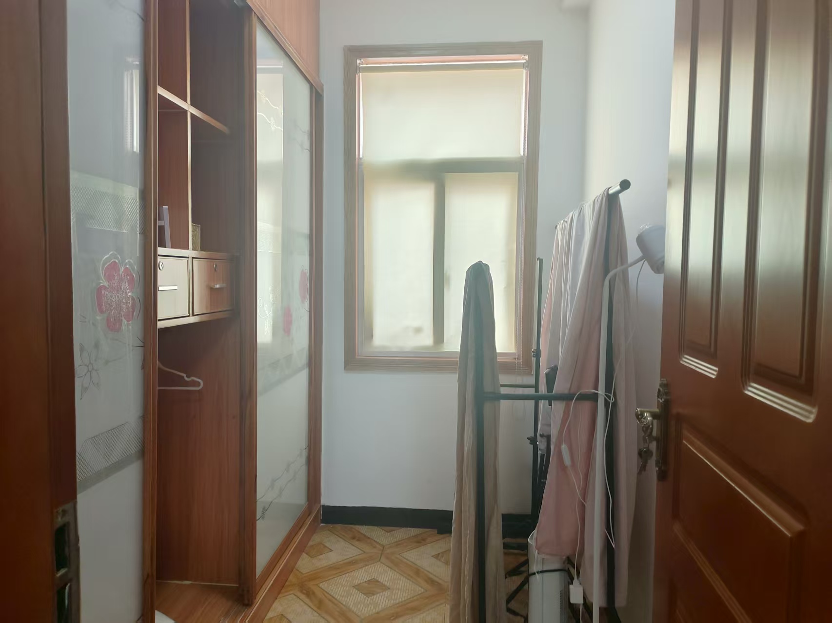 学府花园(文苑瑞景) 4室2厅2卫 1800.0元/月 学府花园(文苑瑞景) 4室2厅2卫 1800.0元/月室内图