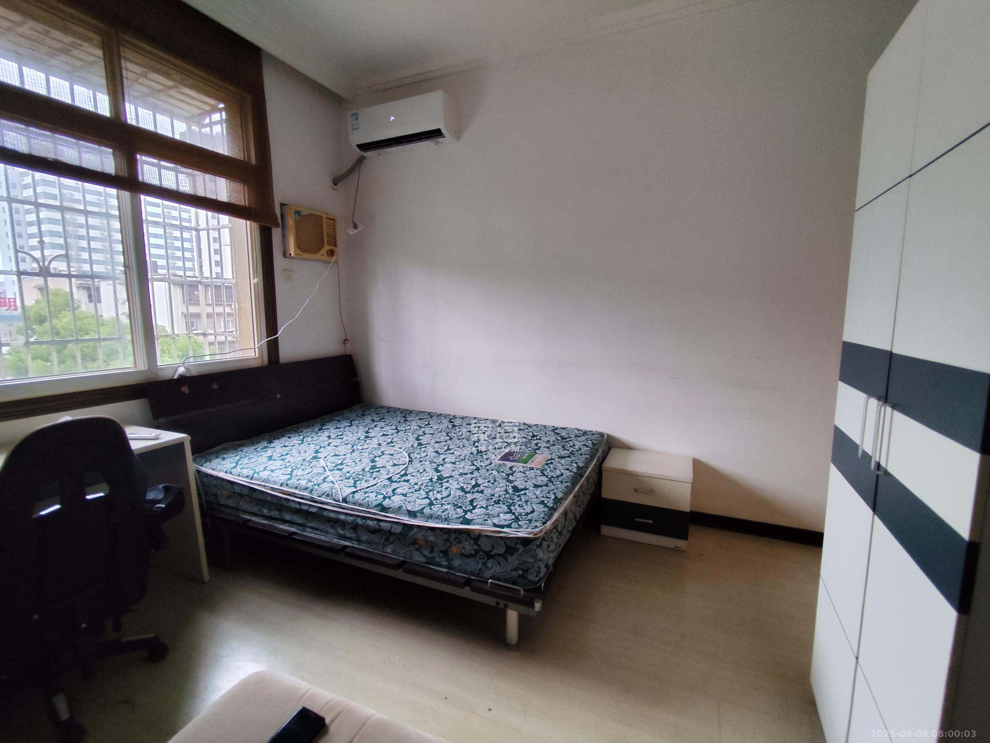 五一东村 2室2厅1卫 2000.0元/月 五一东村 2室2厅1卫 2000.0元/月室内图