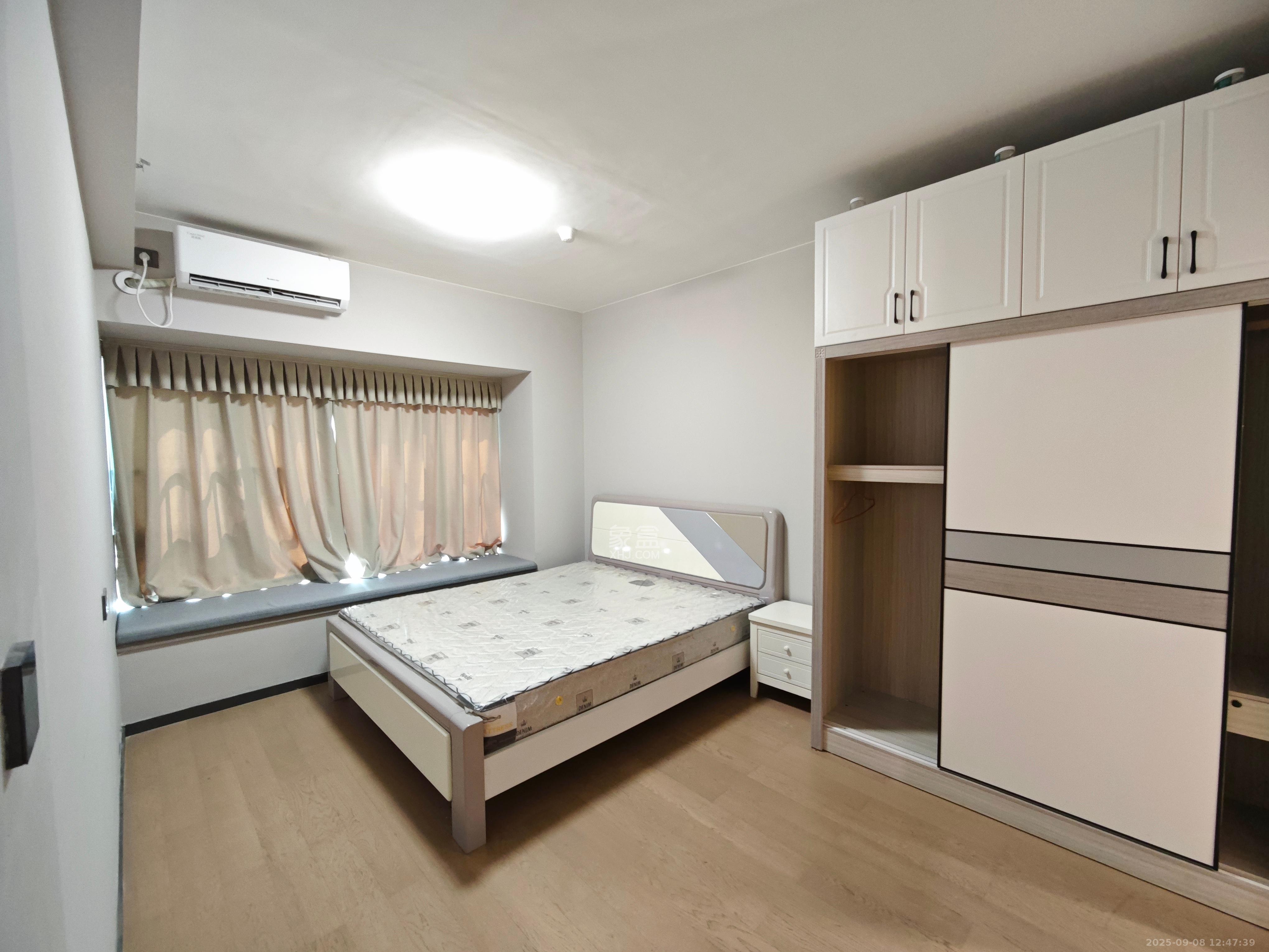 时代梅溪领峰  3室2厅2卫    3200.0元/月室内图