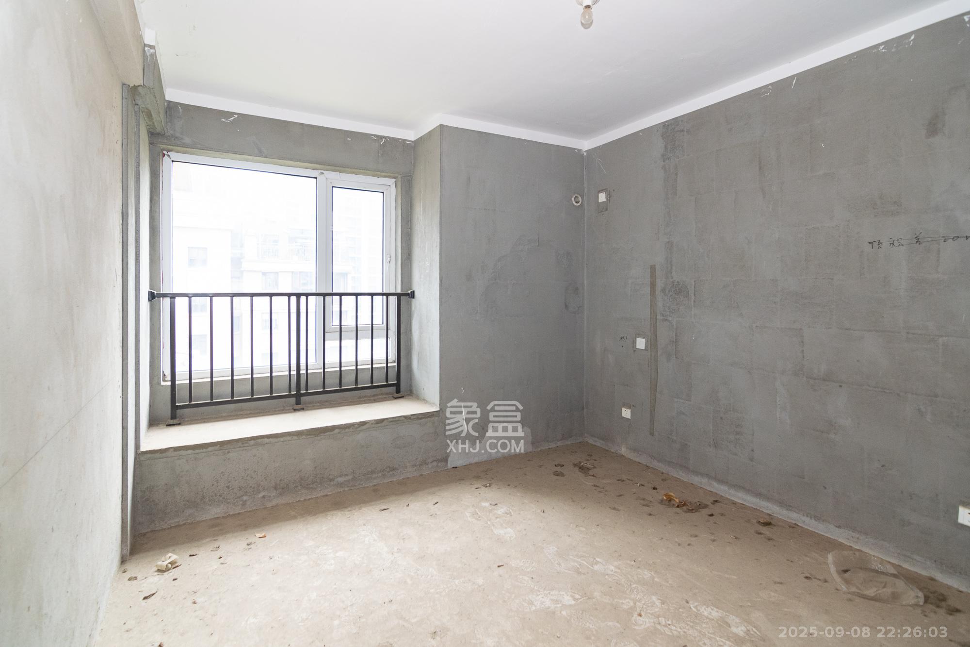 新城国际花都  4室2厅2卫    120.0万卧室