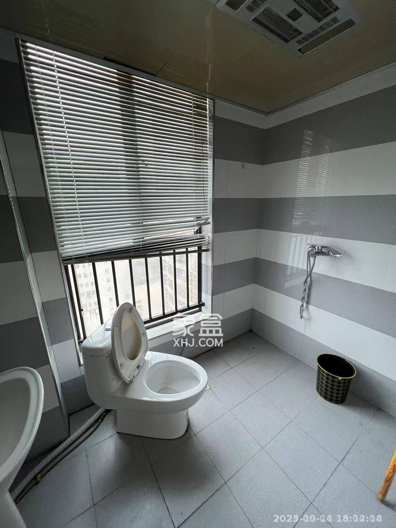 融圣国际  3室2厅2卫    2800.0元/月室内图