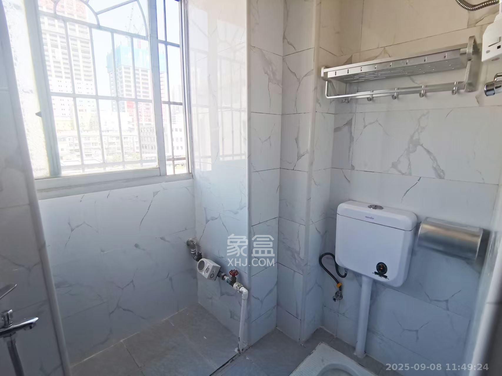 向韶村 3室2厅1卫 1800.0元/月 向韶村 3室2厅1卫 1800.0元/月室内图