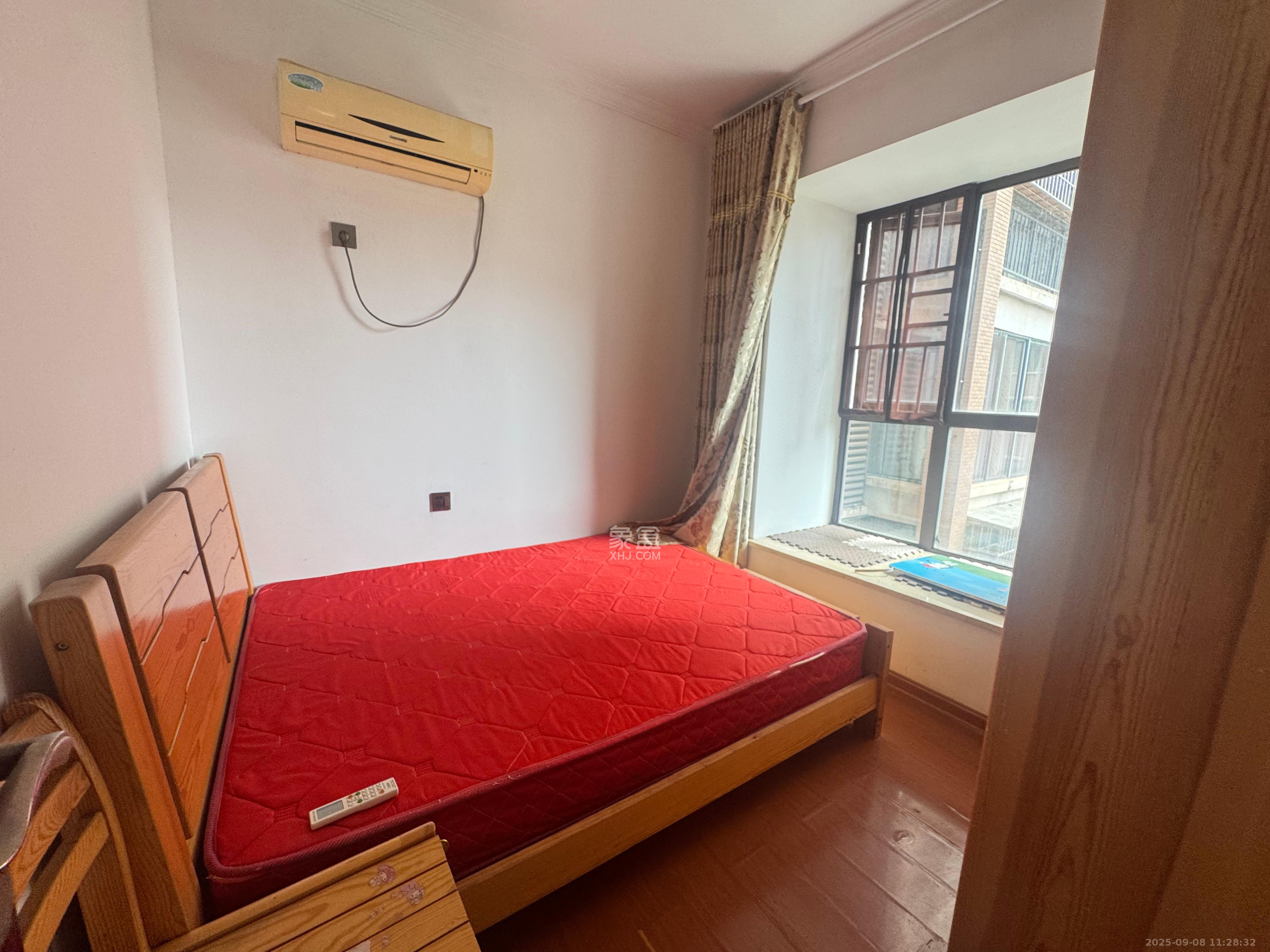 水岸世景  3室2厅1卫    1450.0元/月室内图