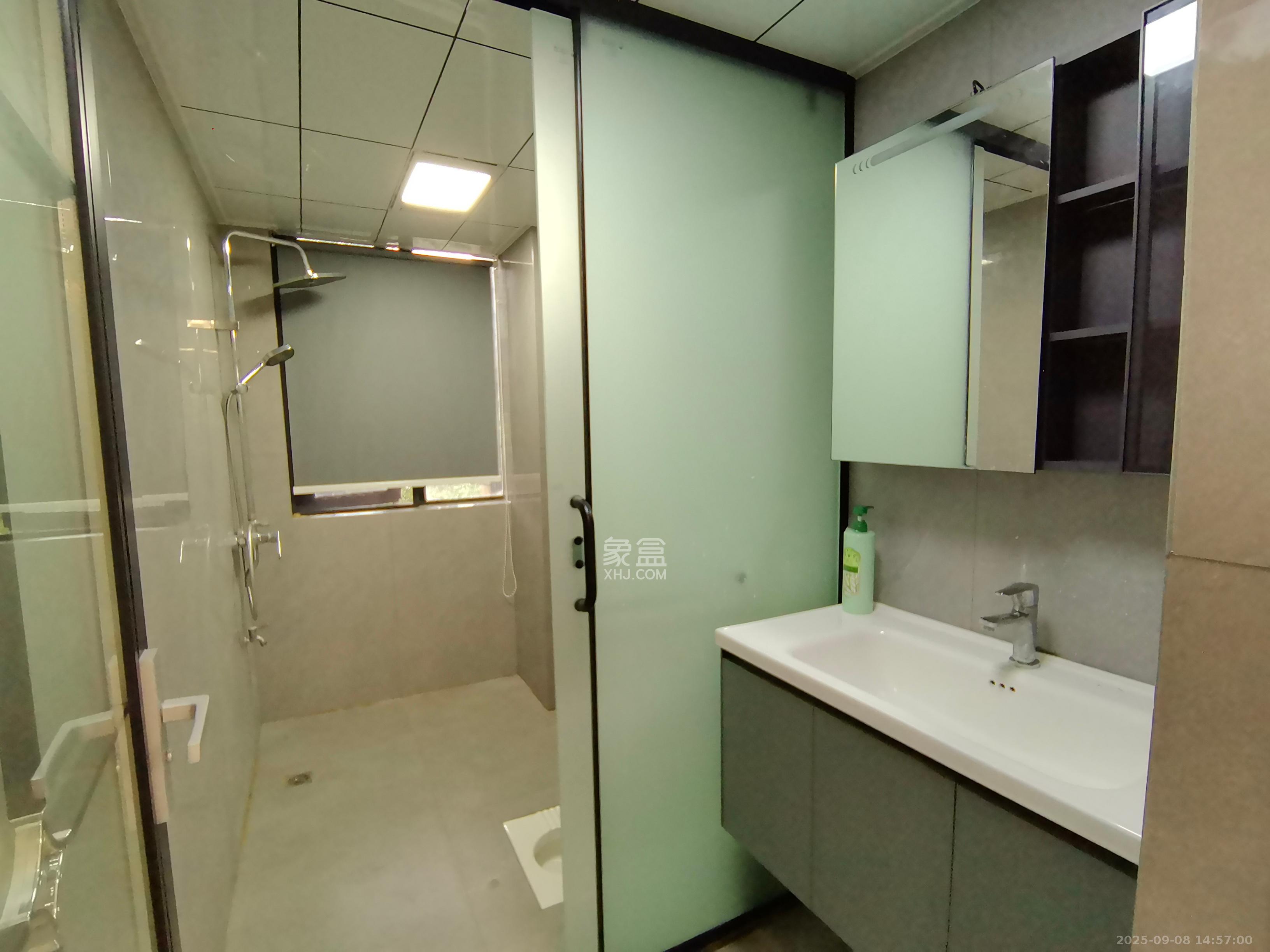 奥凯花园 4室2厅2卫 3000.0元/月 奥凯花园 4室2厅2卫 3000.0元/月室内图