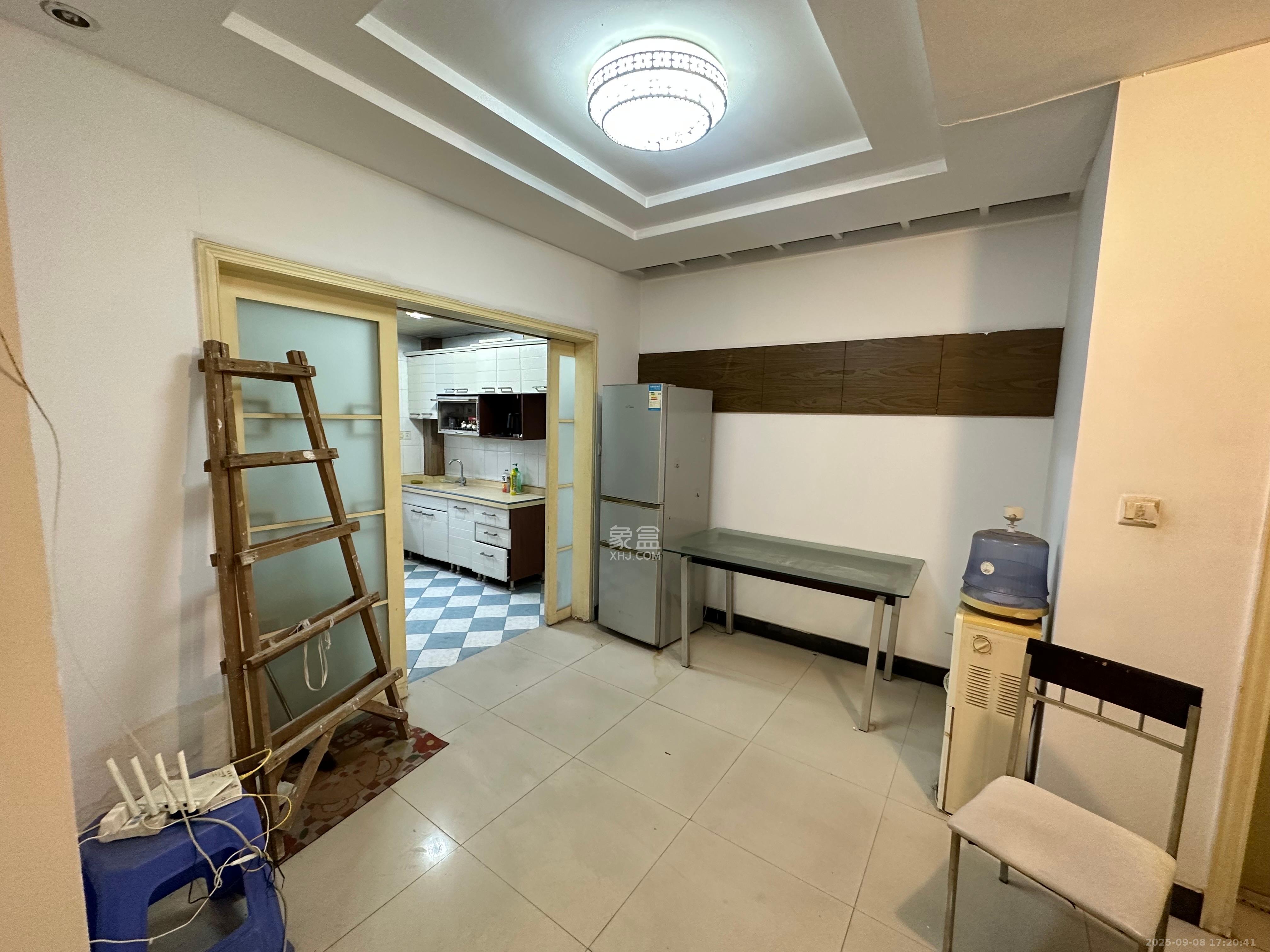 众立小区  3室2厅2卫    2500.0元/月室内图