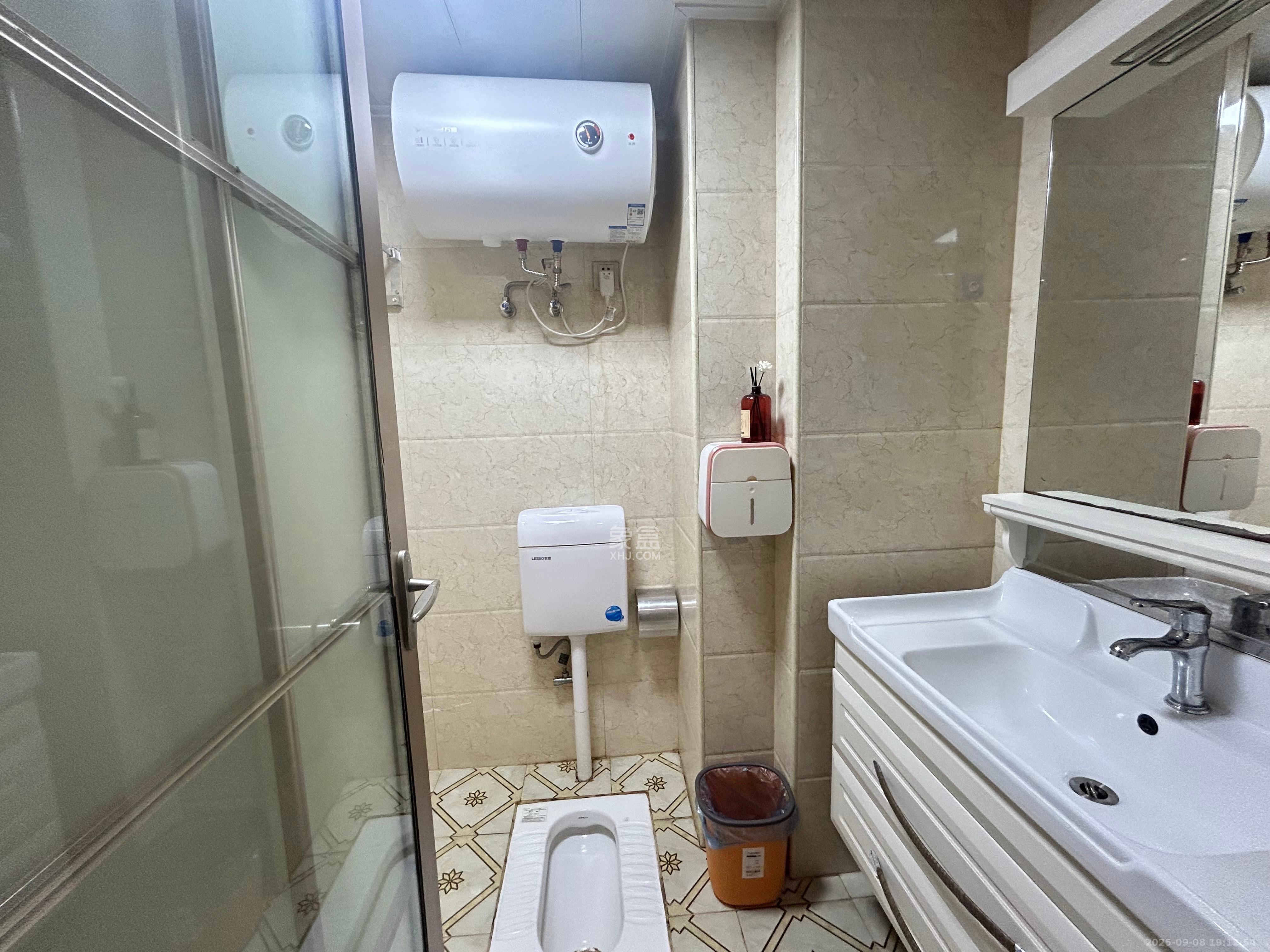 华润五彩城  1室1厅1卫    1300.0元/月 华润五彩城  1室1厅1卫    1300.0元/月室内图