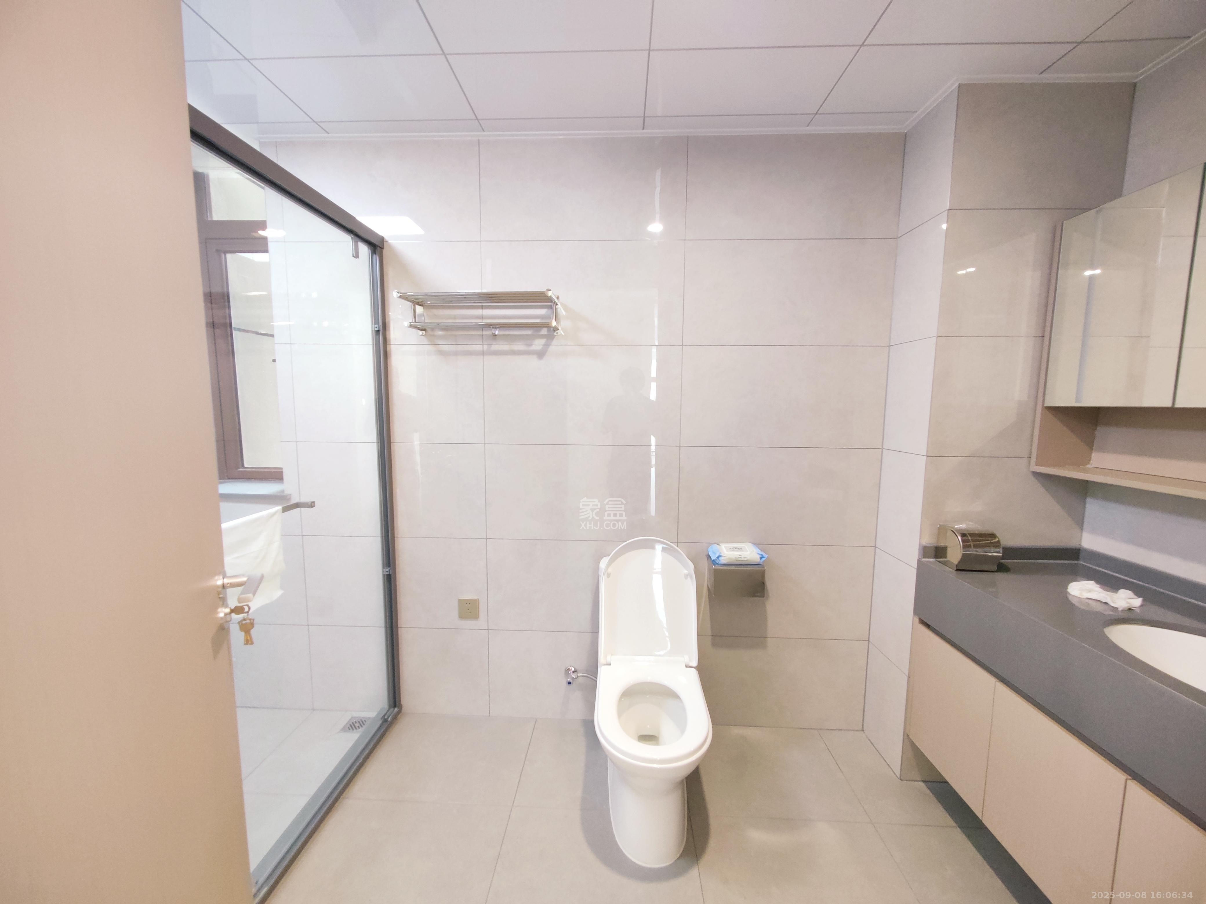 富兴时代御城  3室2厅2卫    7500.0元/月室内图