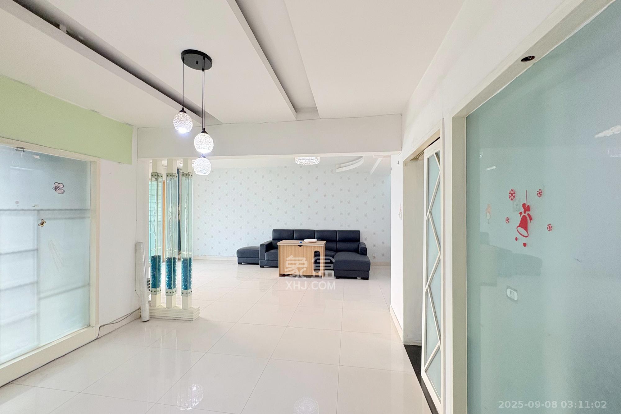 王府花园  4室2厅2卫    178.0万其他