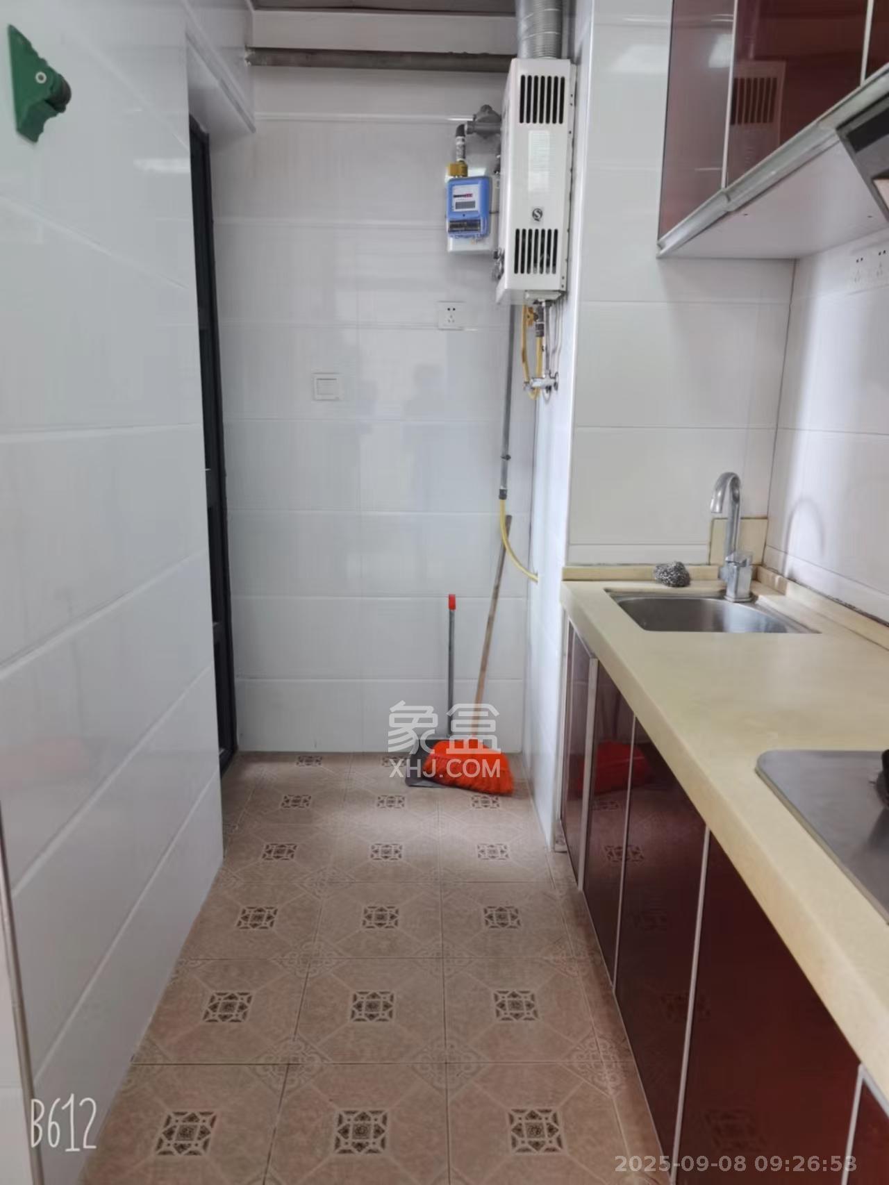 中天广场  1室1厅1卫    2000.0元/月 中天广场  1室1厅1卫    2000.0元/月