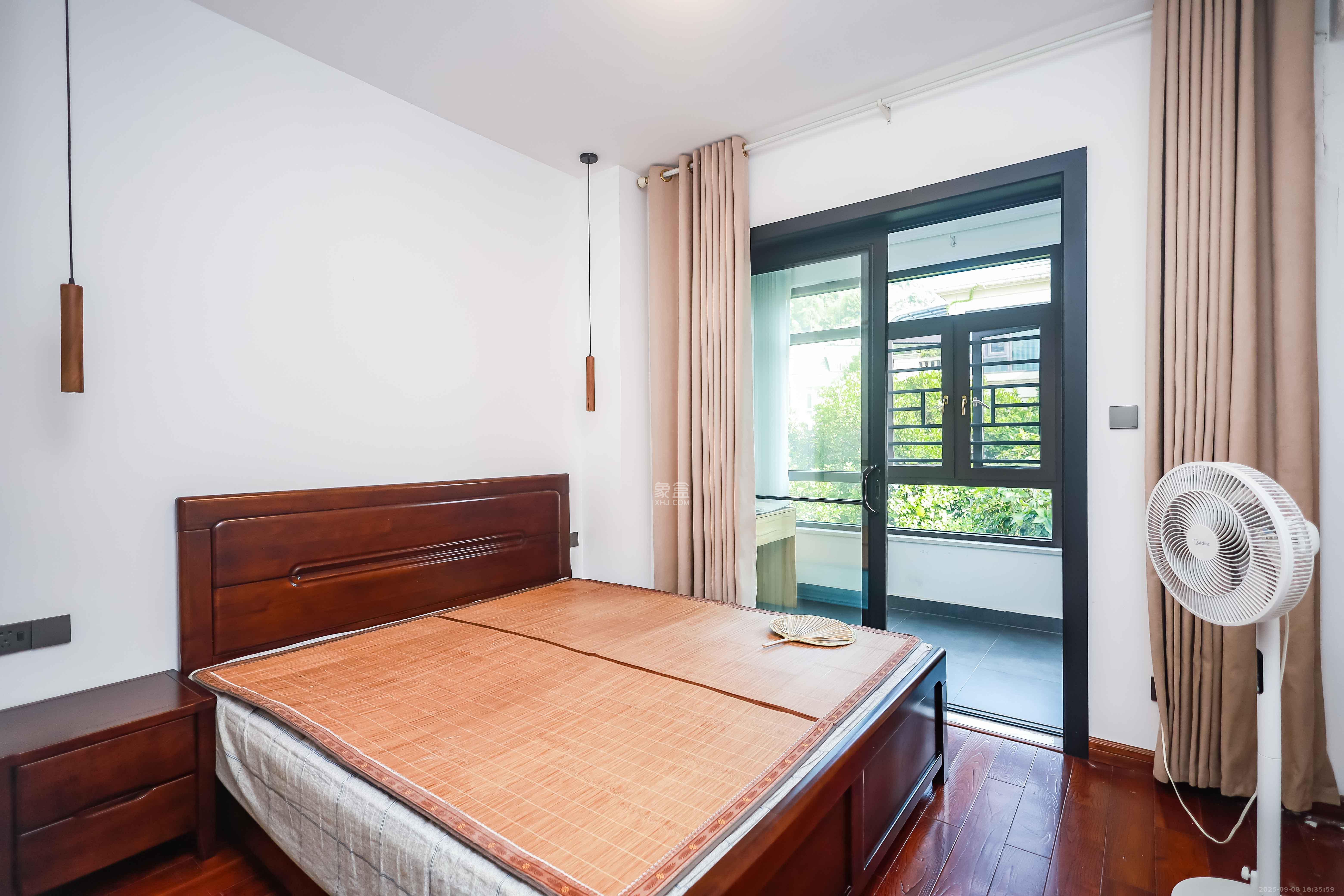 奥克斯缔壹城  4室2厅3卫    478.0万卧室