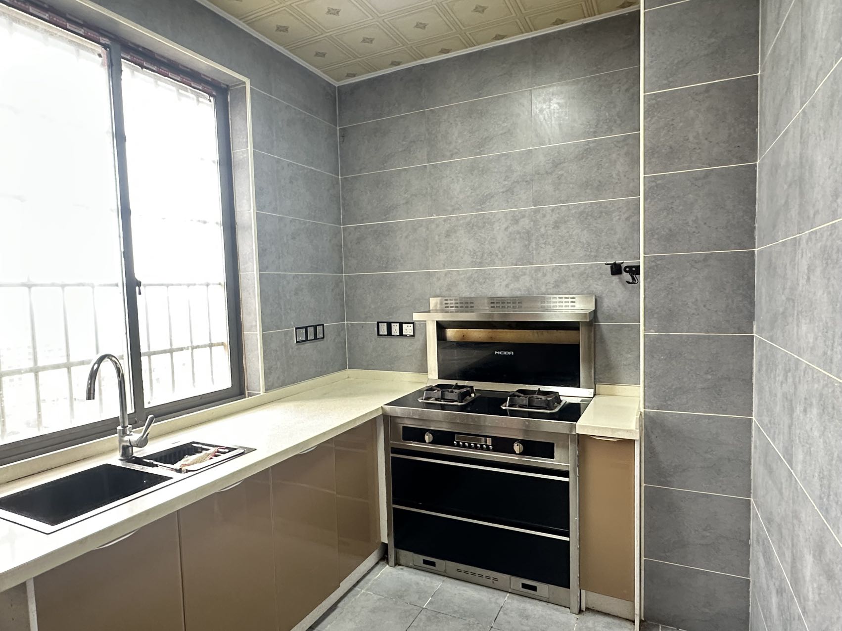 康城上品 3室2厅2卫 2000.0元/月 康城上品 3室2厅2卫 2000.0元/月室内图