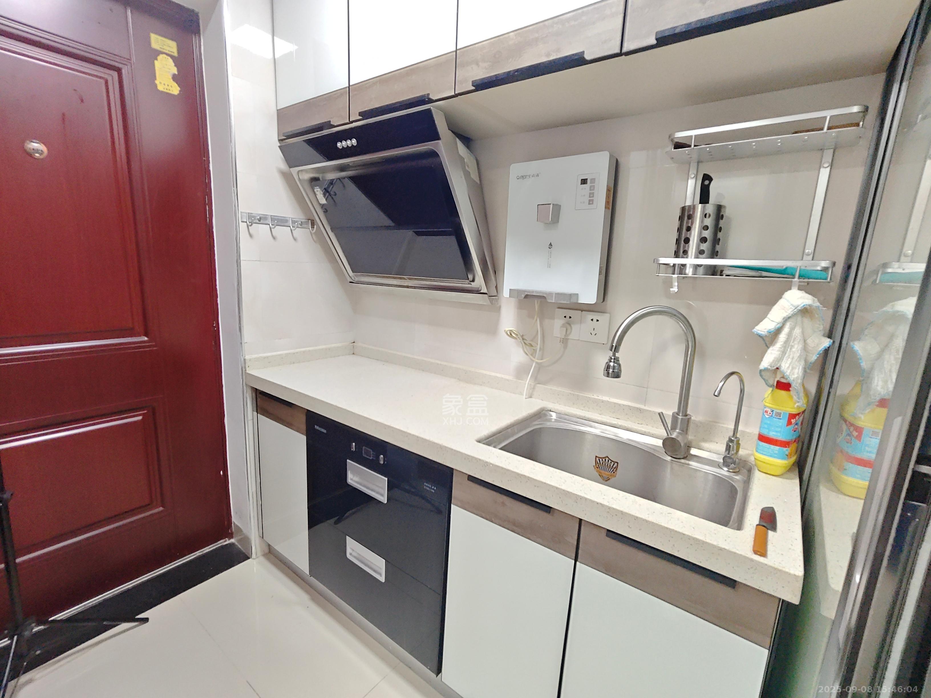 蓝光雍锦阁 1室1厅1卫 1600.0元/月 蓝光雍锦阁 1室1厅1卫 1600.0元/月室内图