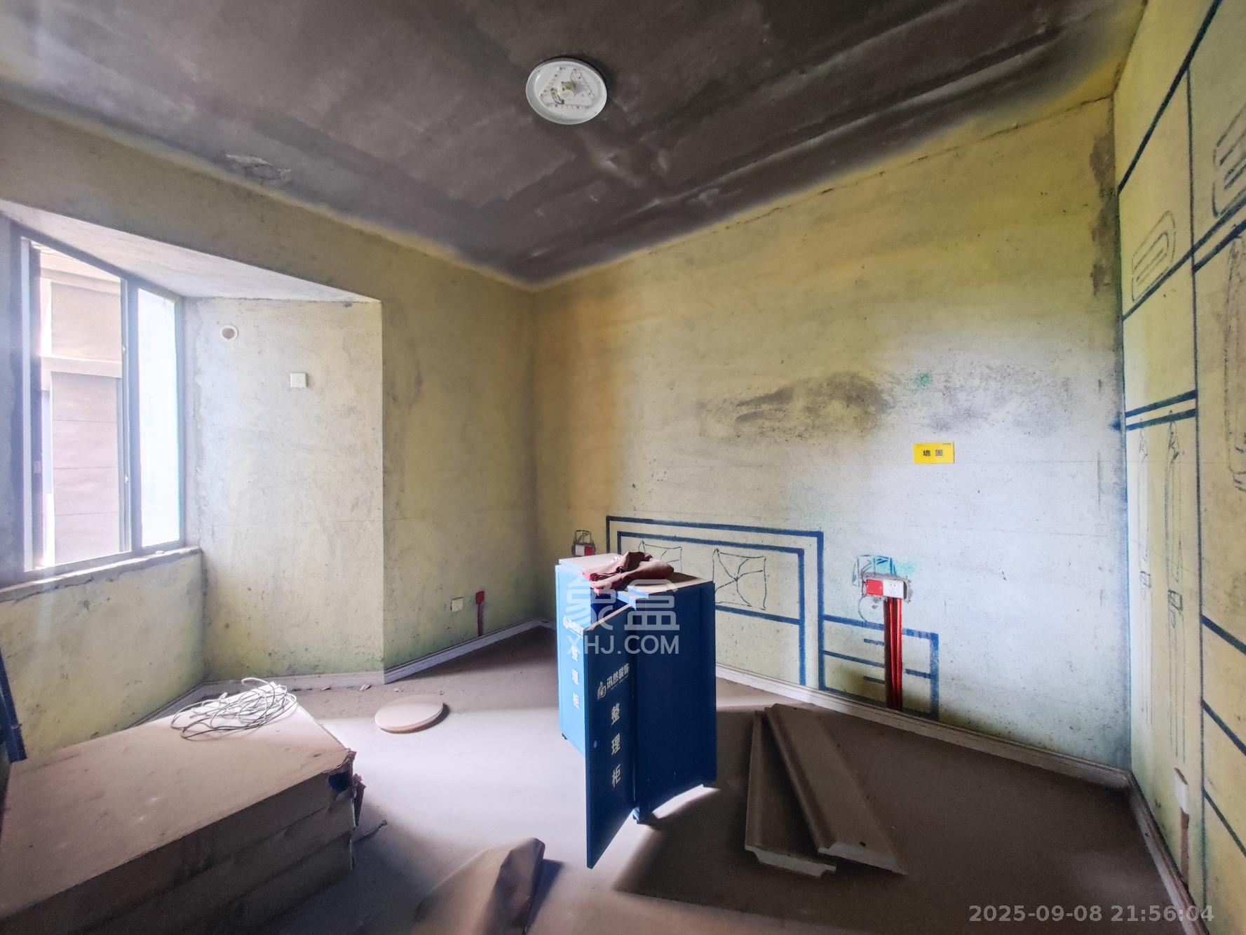 西湖鸿运佳苑  4室2厅2卫    87.0万 西湖鸿运佳苑  4室2厅2卫    87.0万卧室