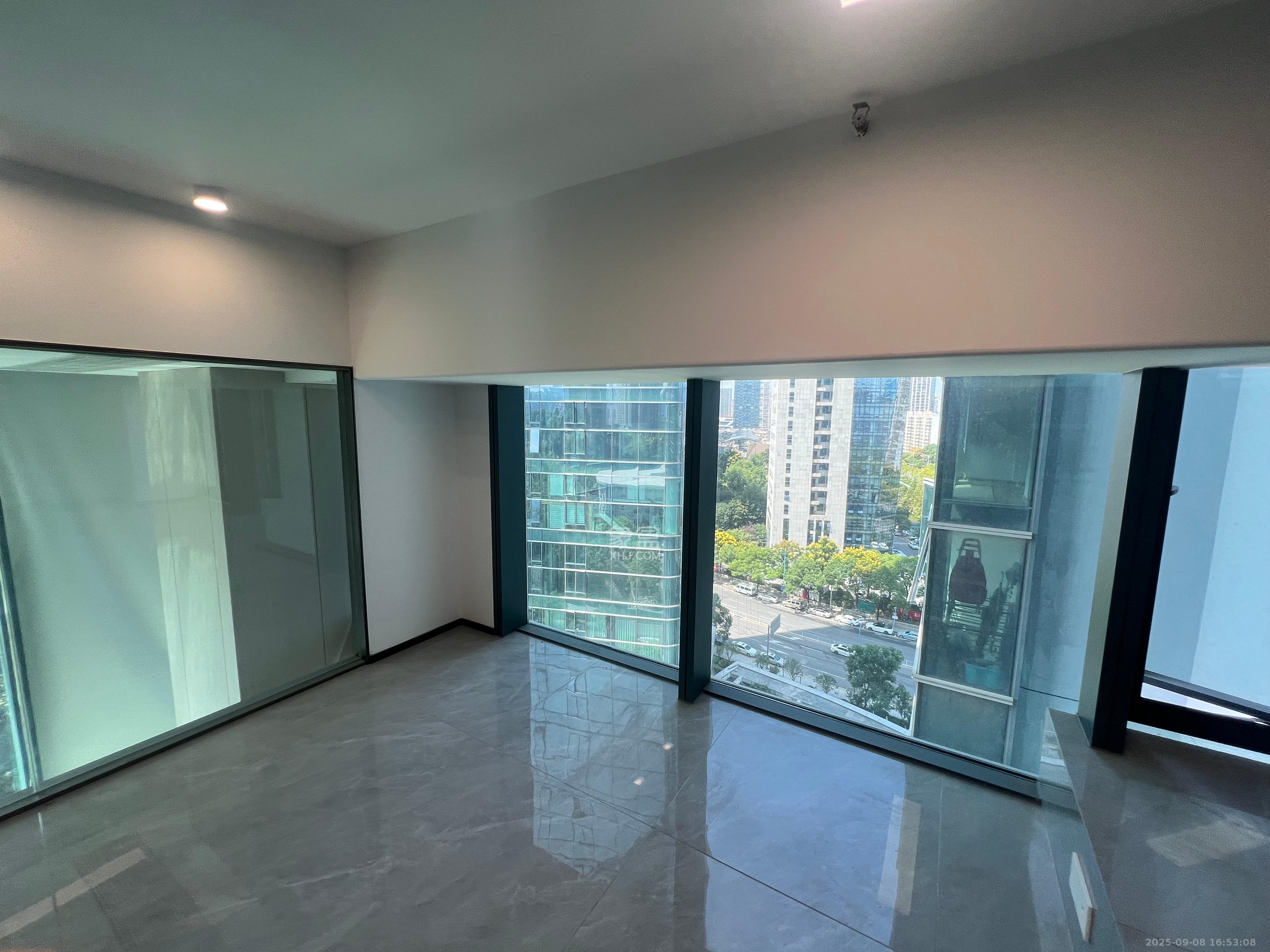 京武浪琴山三期(京武中心) 3室2厅1卫 8200.0元/月 京武浪琴山三期(京武中心) 3室2厅1卫 8200.0元/月室内图