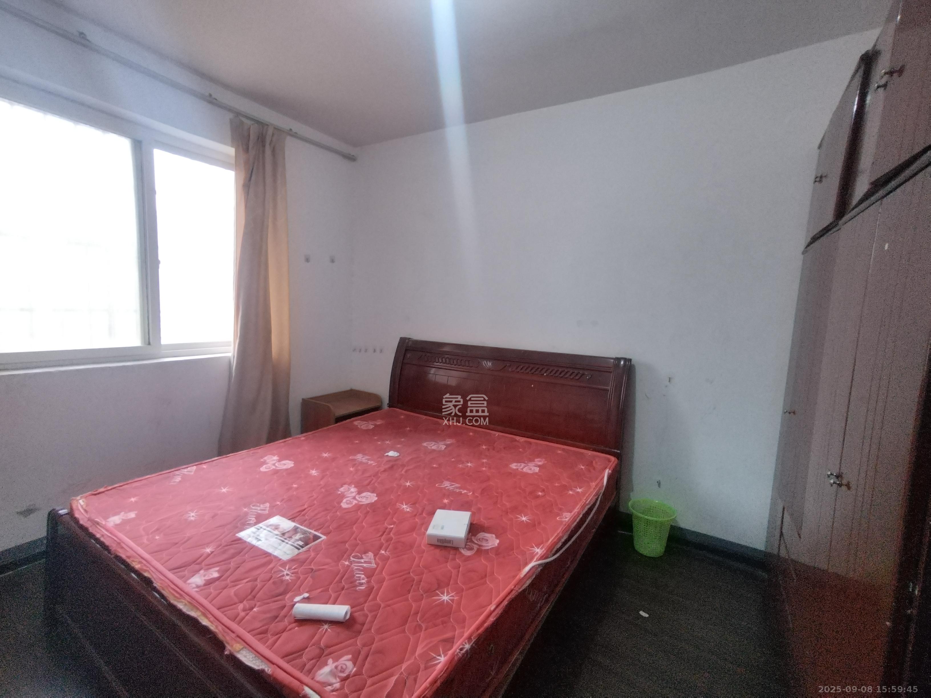 新诚小区  2室2厅1卫   1500.00元/月室内图