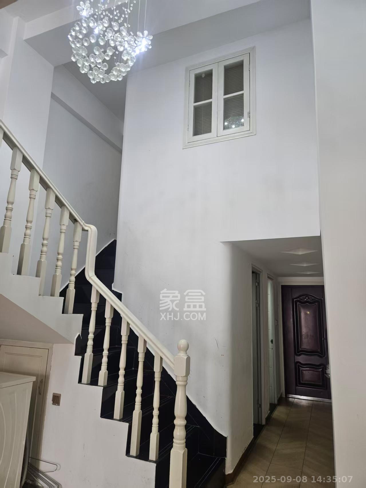 城市经典  1室1厅1卫    3200.0元/月室内图