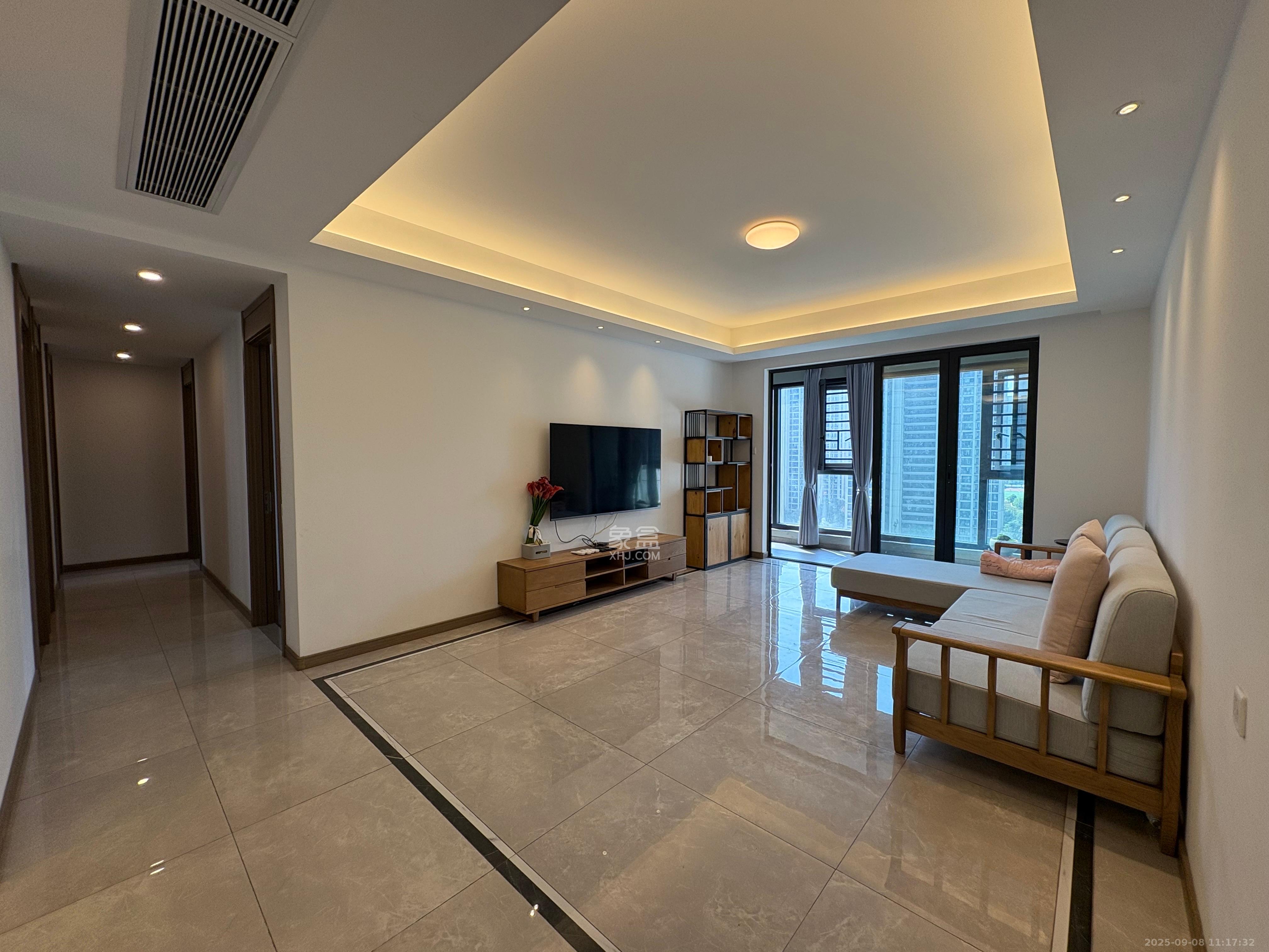 映客龙湖璟翠公馆（映客龙湖璟翠中心）  4室2厅2卫    3600.0元/月