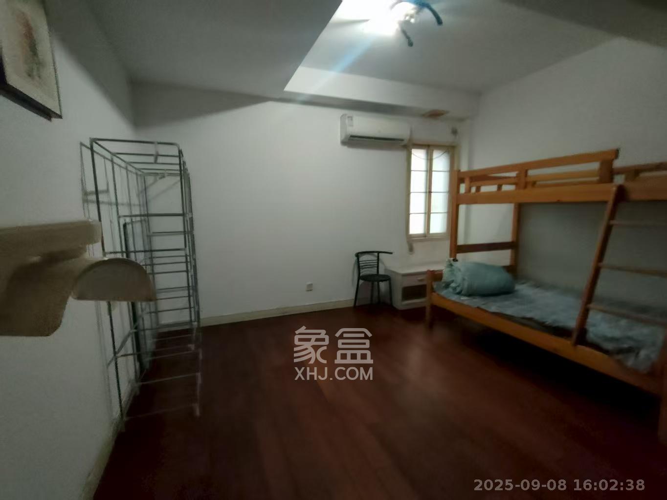 广济苑公寓  3室1厅1卫    2400.0元/月室内图