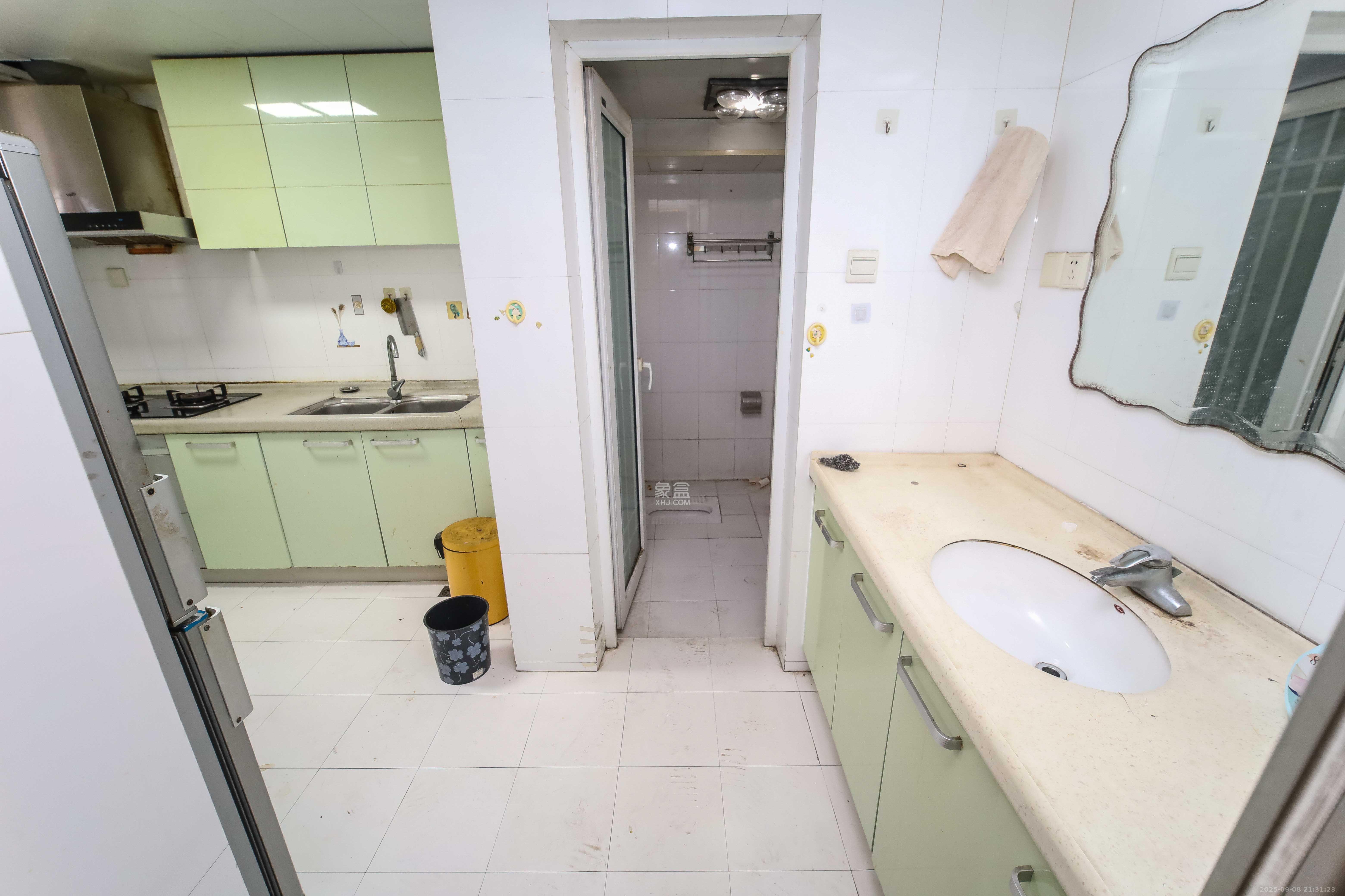 新世纪家园 3室2厅1卫 85.0万 新世纪家园 3室2厅1卫 85.0万厨房