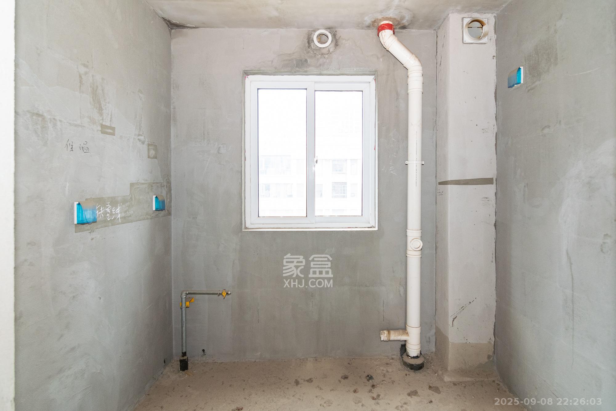 新城国际花都  4室2厅2卫    120.0万厨房