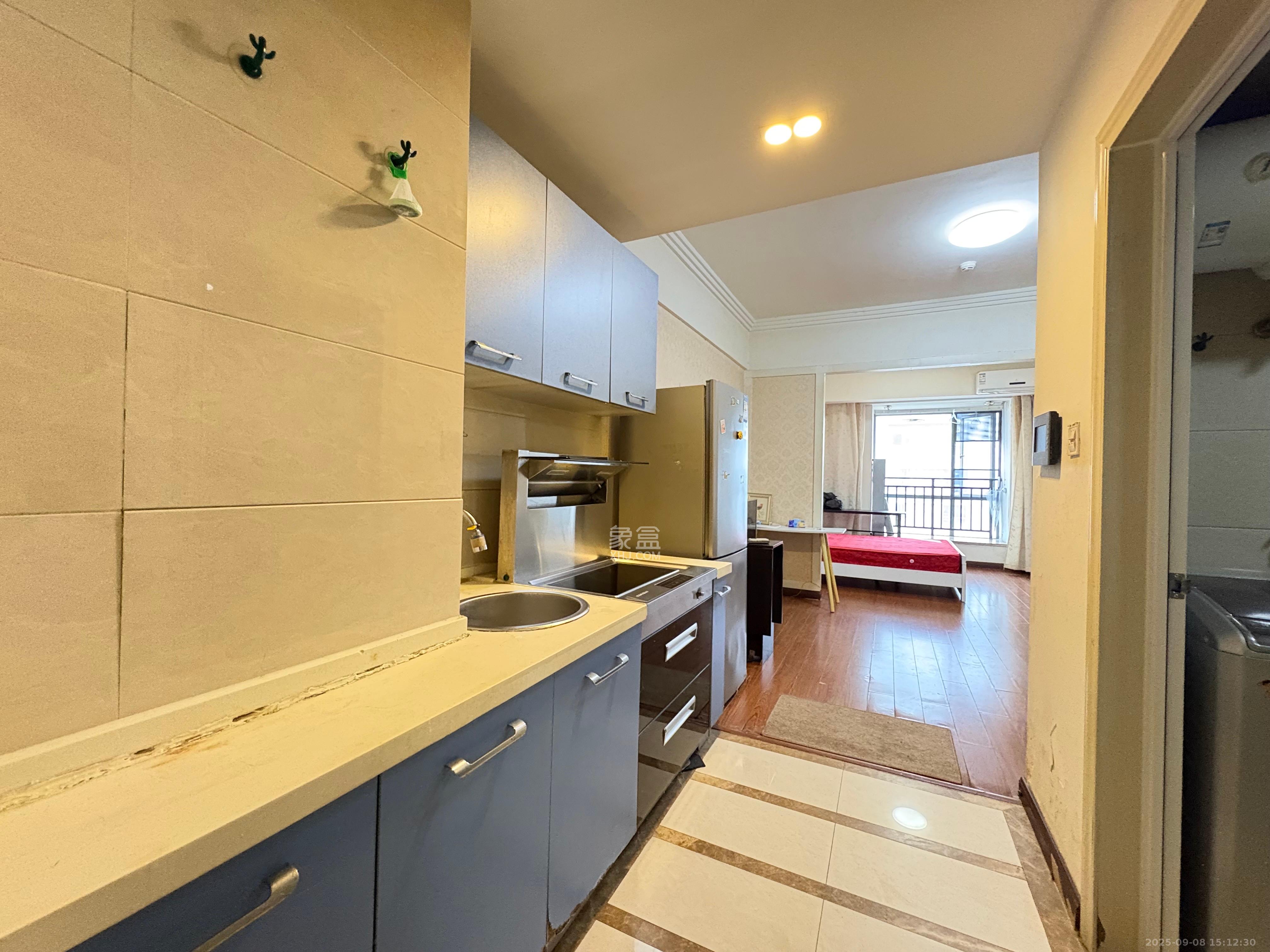 西子一间  1室1厅1卫    1390.0元/月室内图