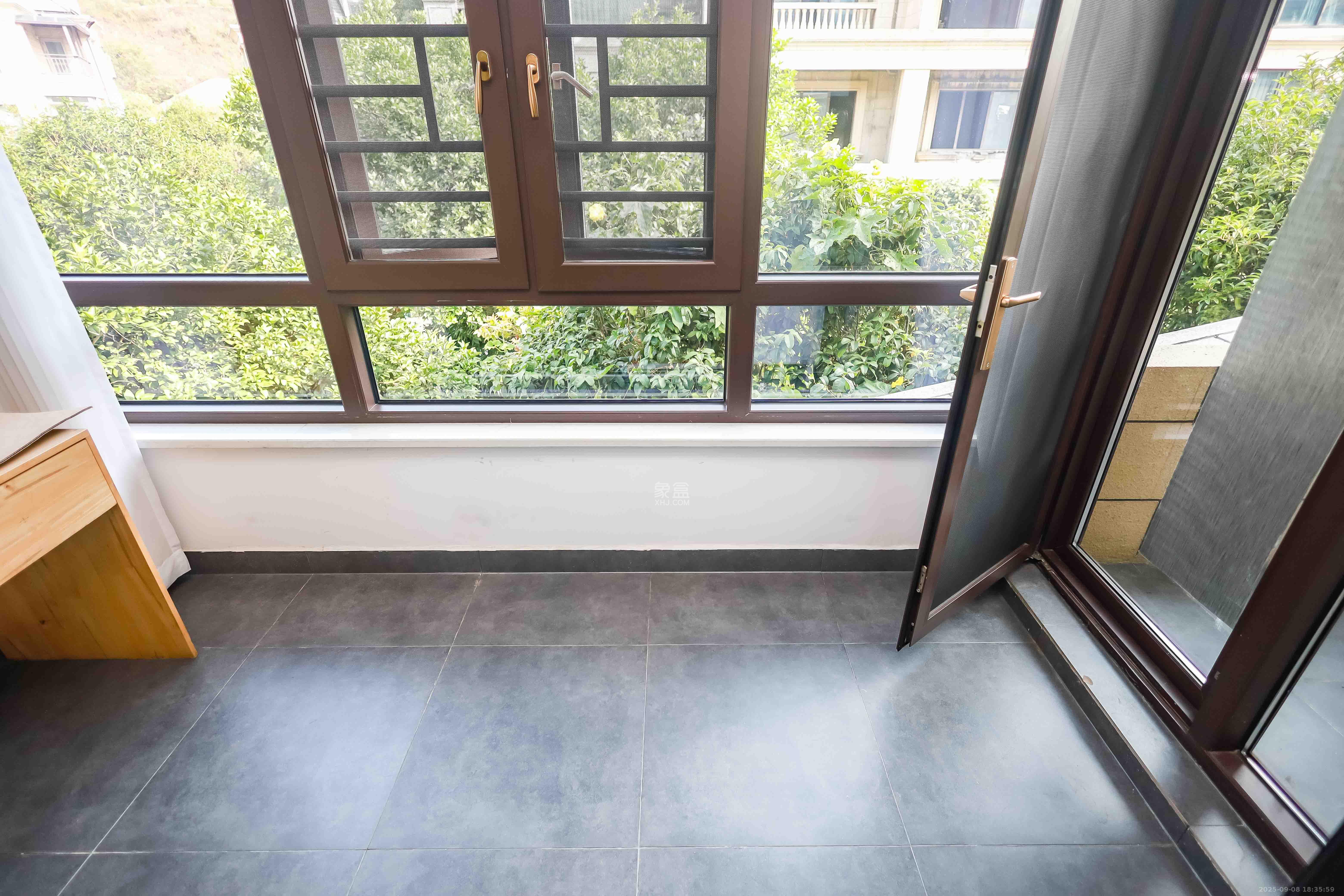 奥克斯缔壹城  4室2厅3卫    478.0万阳台