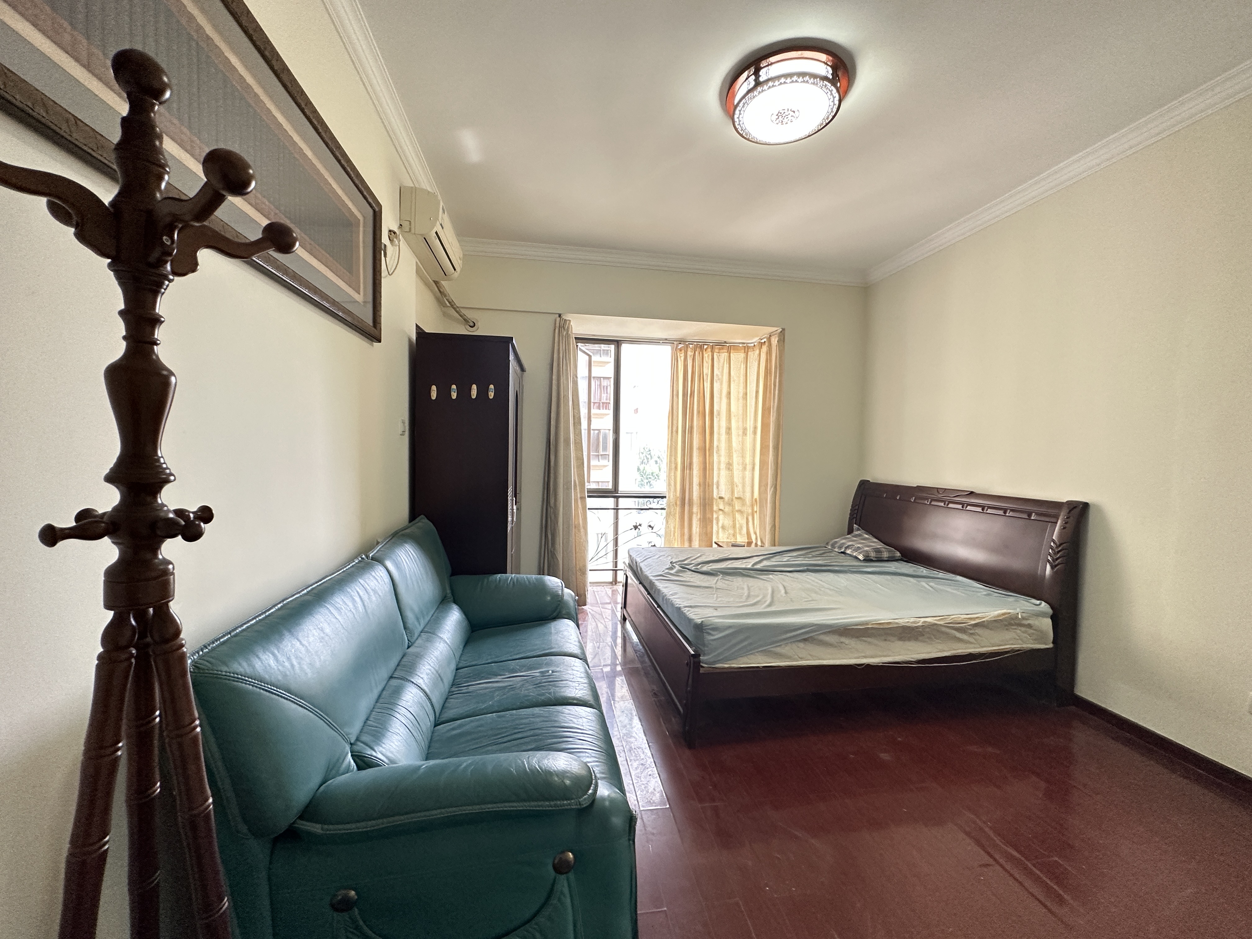 警苑 4室2厅2卫 4200.0元/月 警苑 4室2厅2卫 4200.0元/月室内图