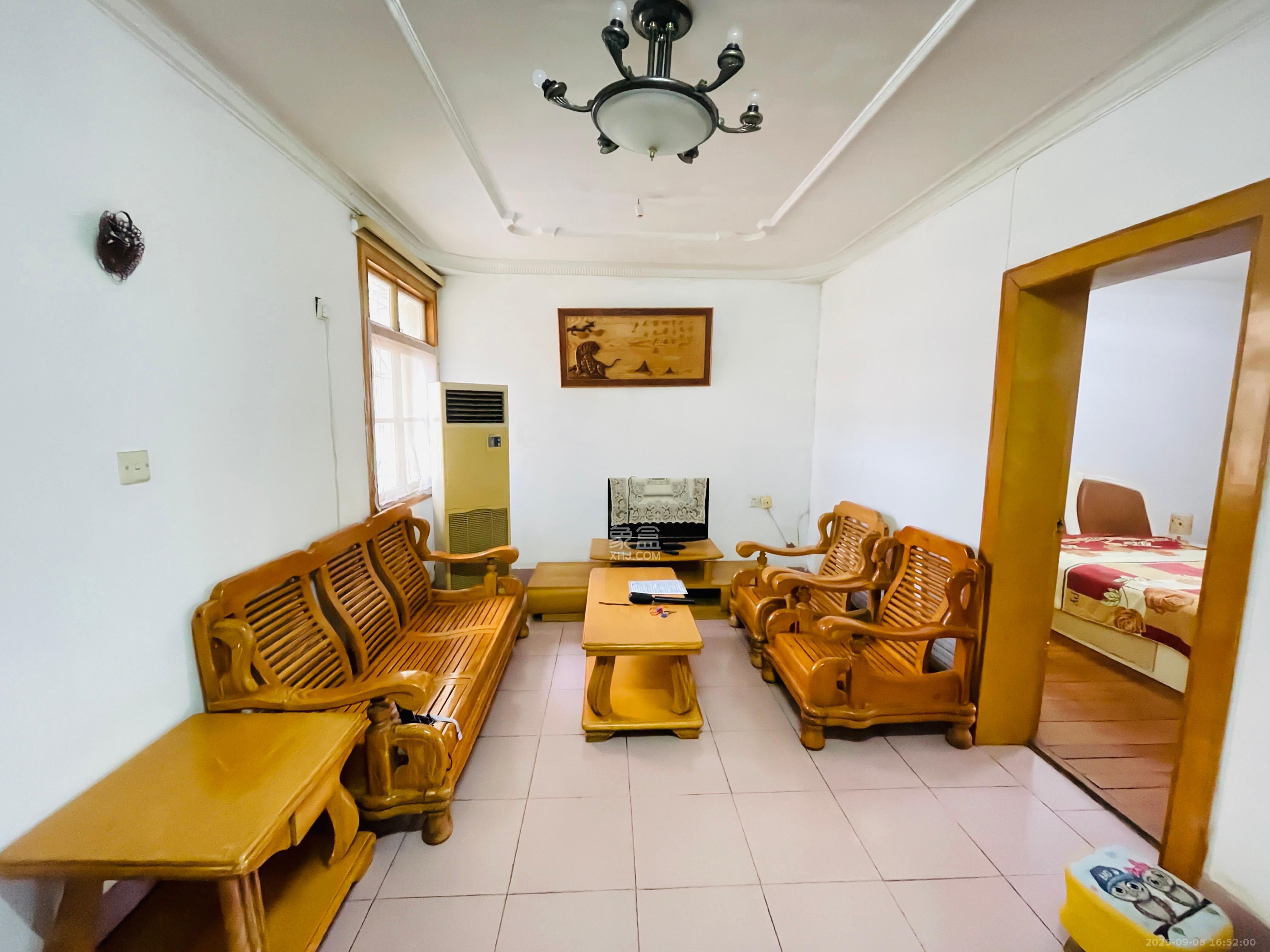 岳银小区(一二三五村) 2室2厅1卫 1600.0元/月 岳银小区(一二三五村) 2室2厅1卫 1600.0元/月室内图