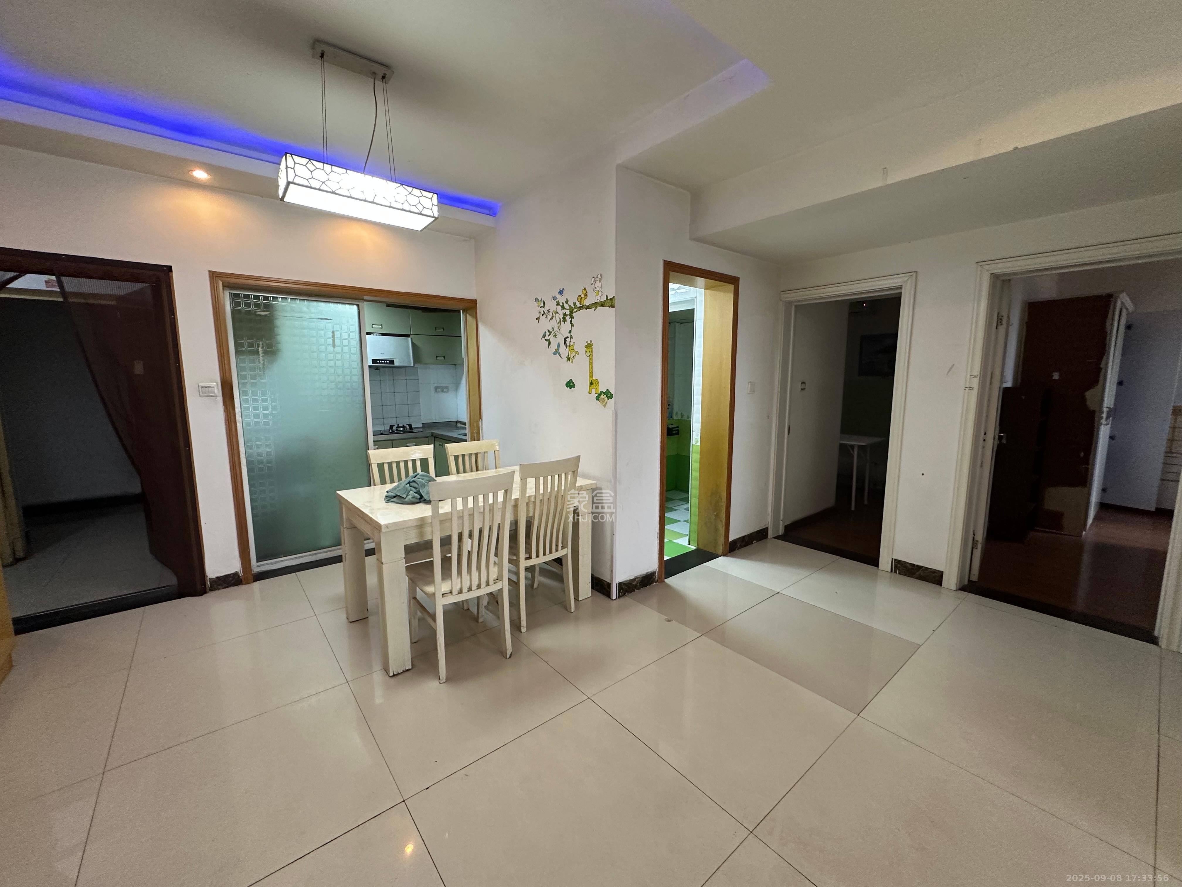 紫晶城 3室2厅1卫 1700.0元/月 紫晶城 3室2厅1卫 1700.0元/月室内图