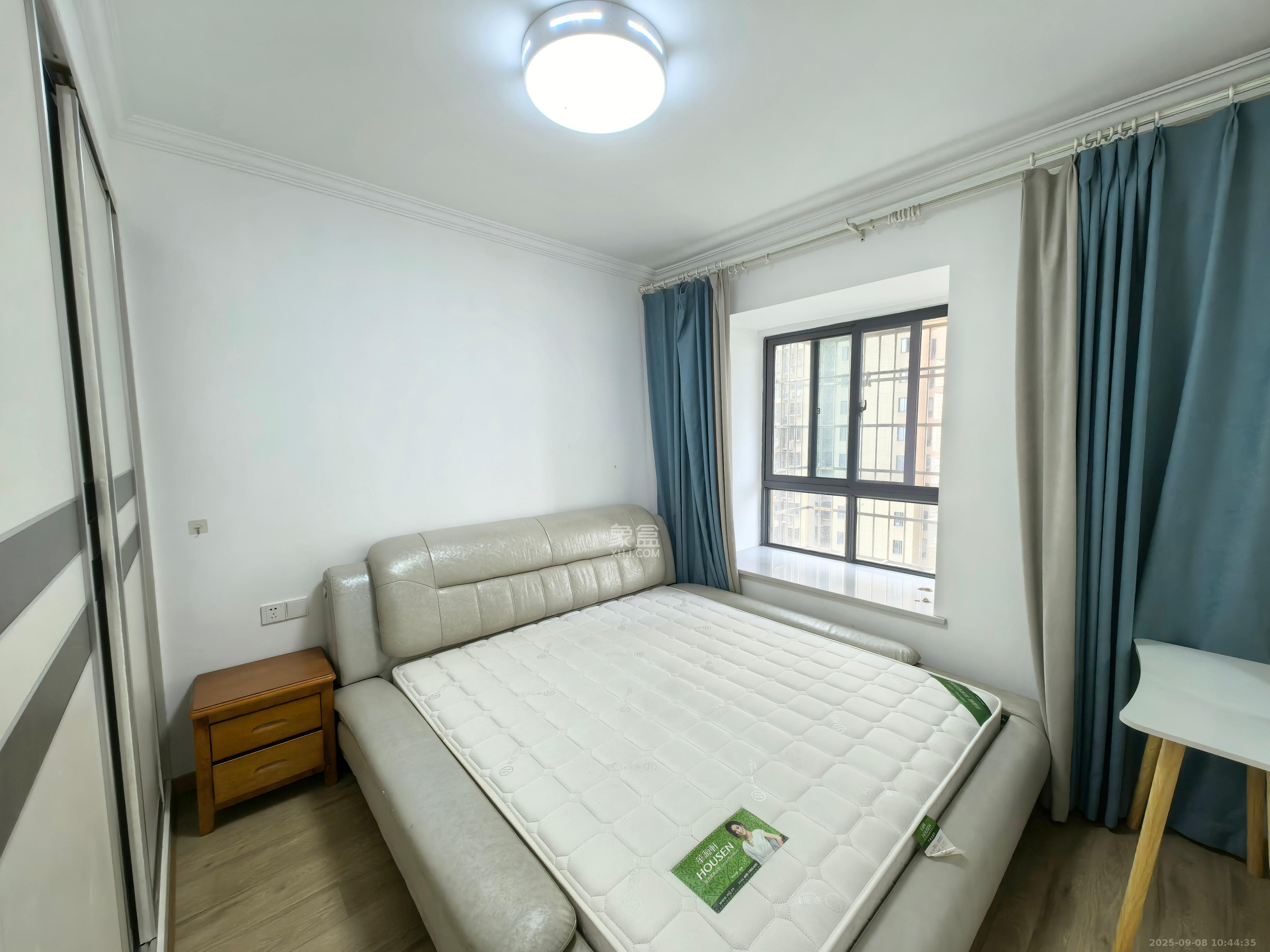 枫林雅苑（雷锋机电市场二期）  3室2厅2卫    2000.0元/月室内图