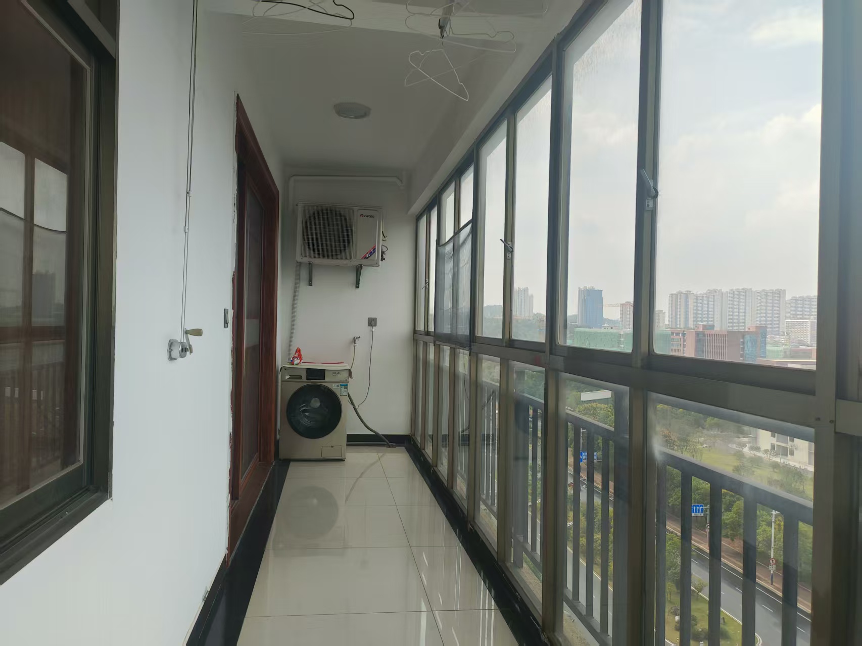 学府花园（文苑瑞景）  4室2厅2卫   1800.00元/月室内图