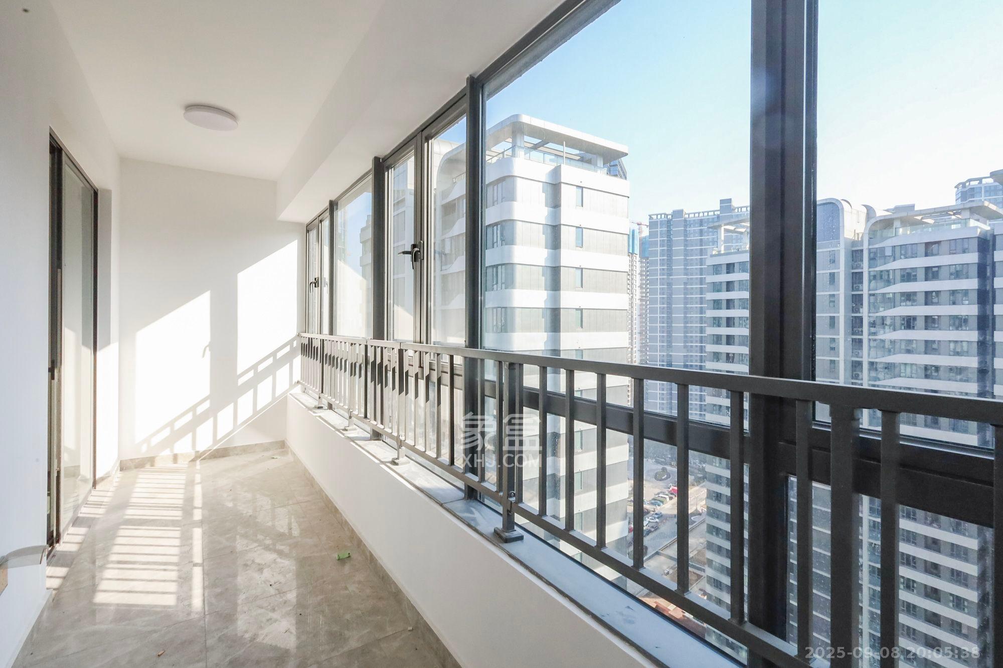 复地滨江金融中心  4室2厅2卫    4500.0元/月 复地滨江金融中心  4室2厅2卫    4500.0元/月室内图