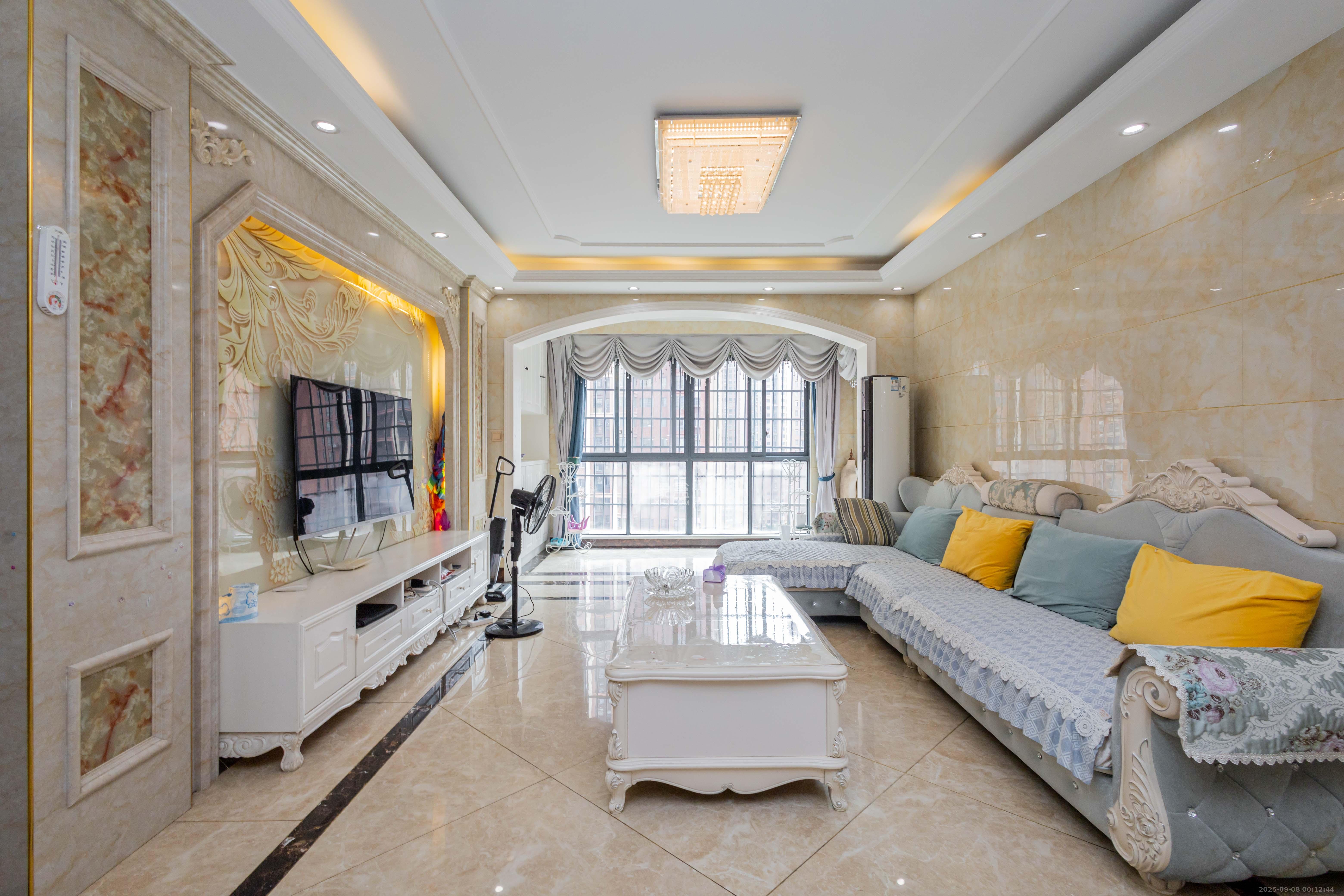 海德公园 3室2厅2卫 92.0万 海德公园 3室2厅2卫 92.0万客厅