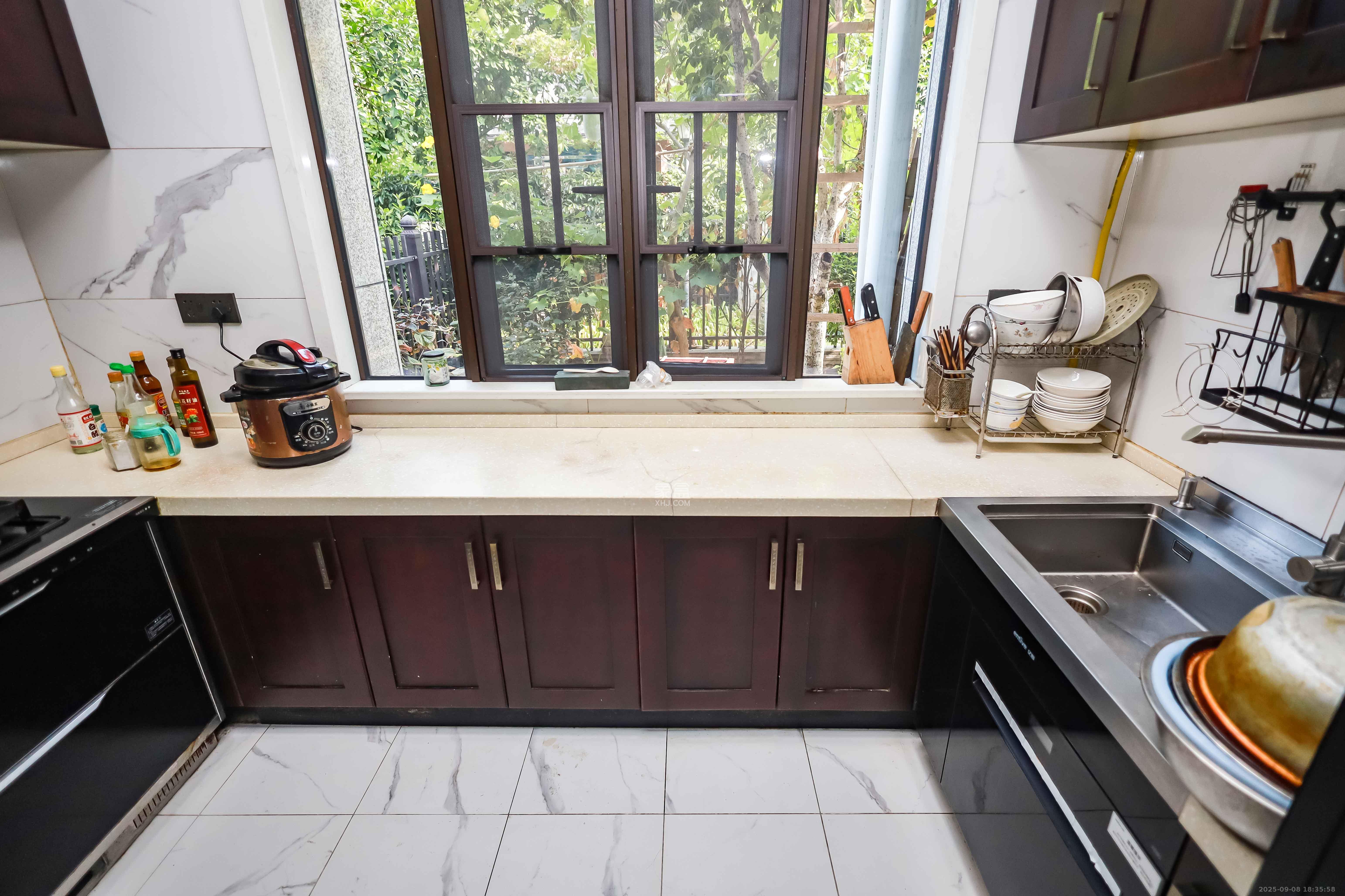 奥克斯缔壹城  4室2厅3卫    478.0万厨房