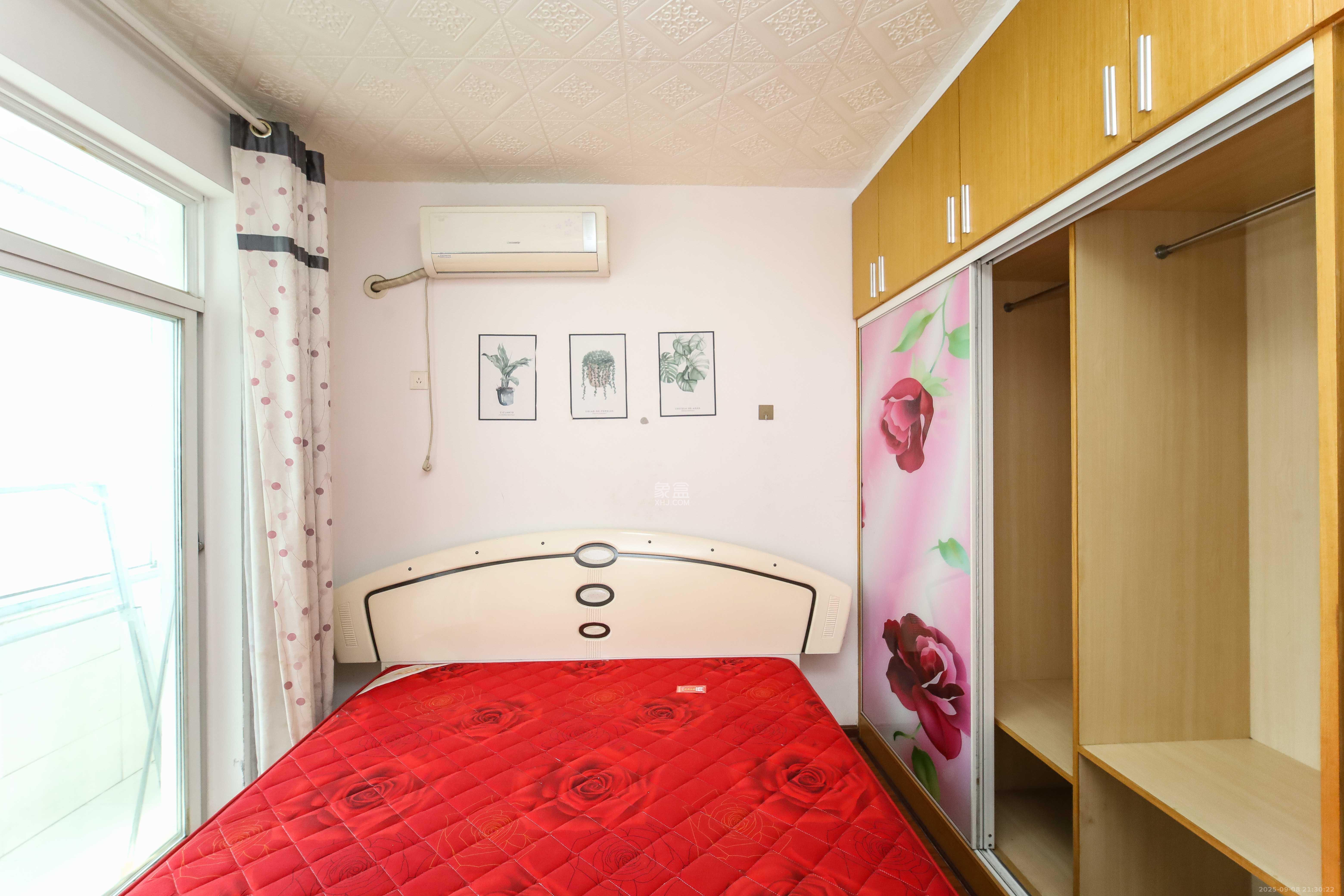 山水华景  3室2厅1卫    68.0万 山水华景  3室2厅1卫    68.0万卧室