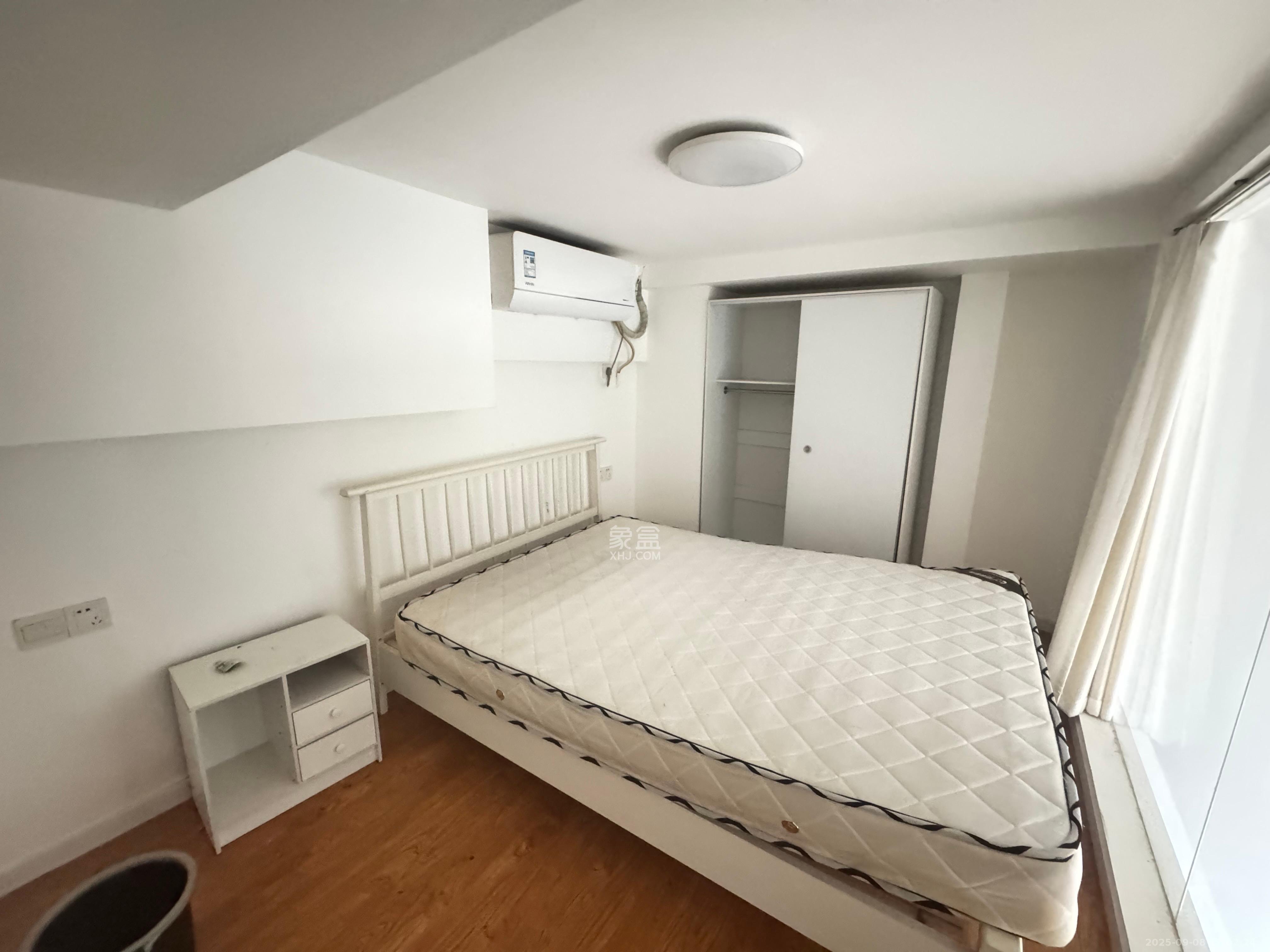 荣盛花语书苑  1室1厅1卫    2100.0元/月 荣盛花语书苑  1室1厅1卫    2100.0元/月室内图